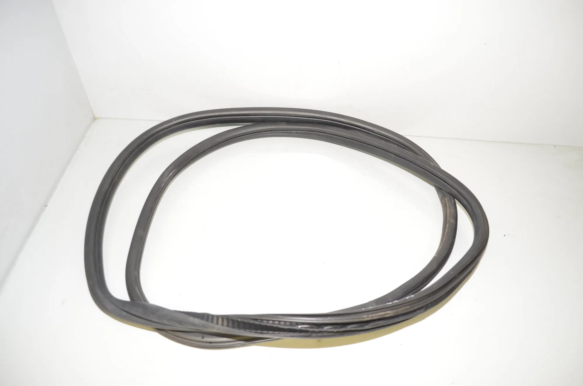 Rear Left Door Seal Rubber – OEM 7420056 · BMW 2 Gran Tourer (F46) 220 d xDrive 2016 – 2