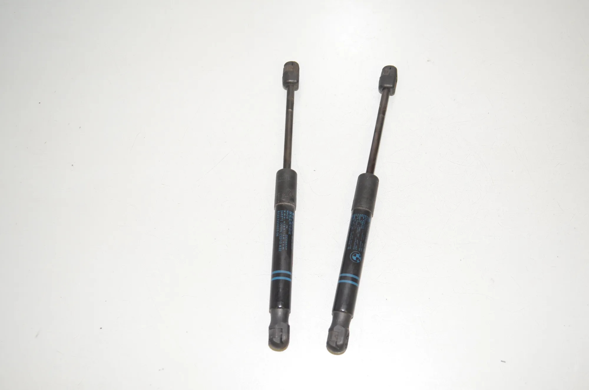Front Left Bonnet Strut – OEM 7239233 · BMW 3 Touring (F31) 320 d 2013 – 2