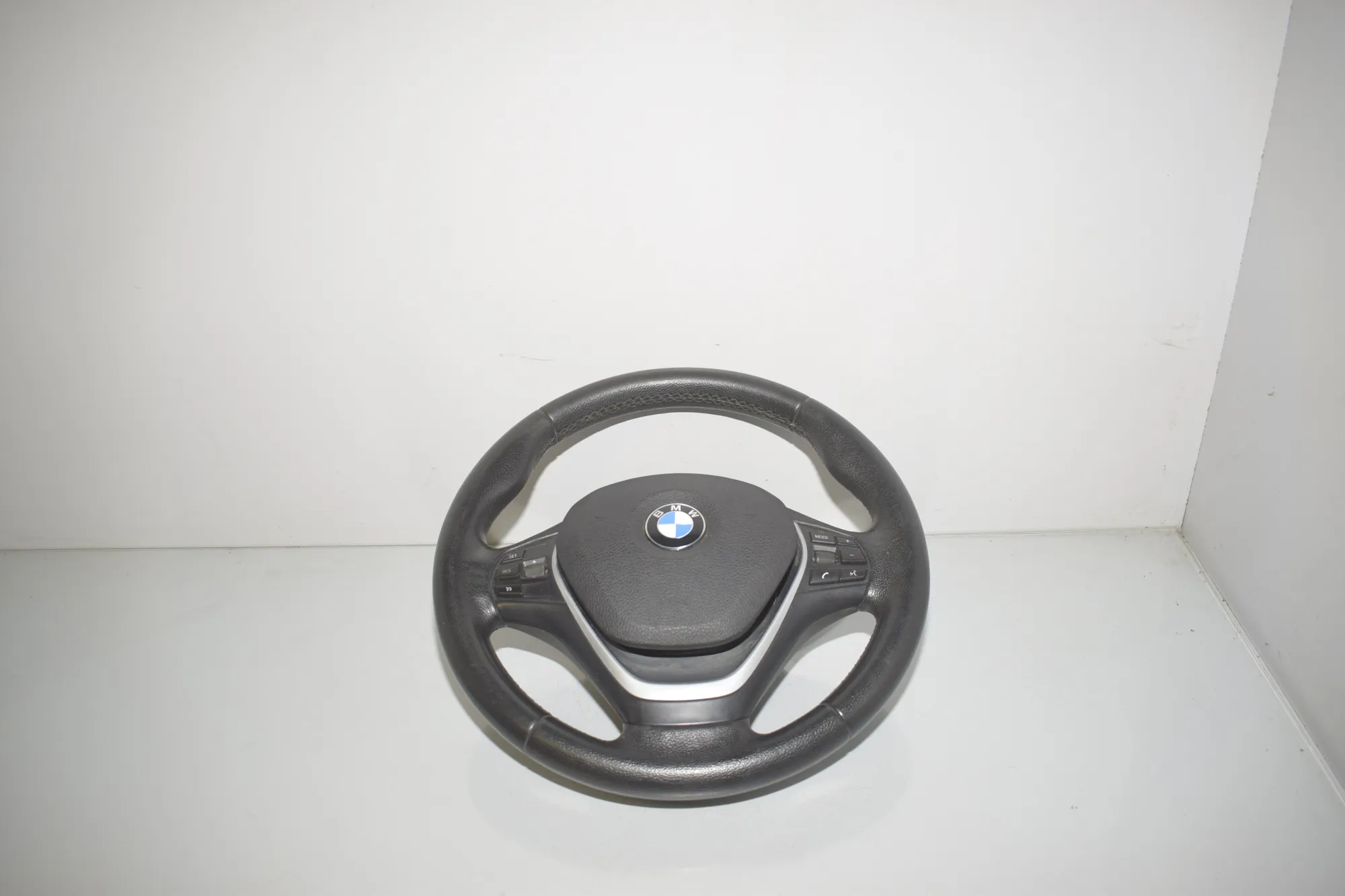 Steering Wheel – OEM 6791332 · BMW 3 Touring (F31) 320 d 2013