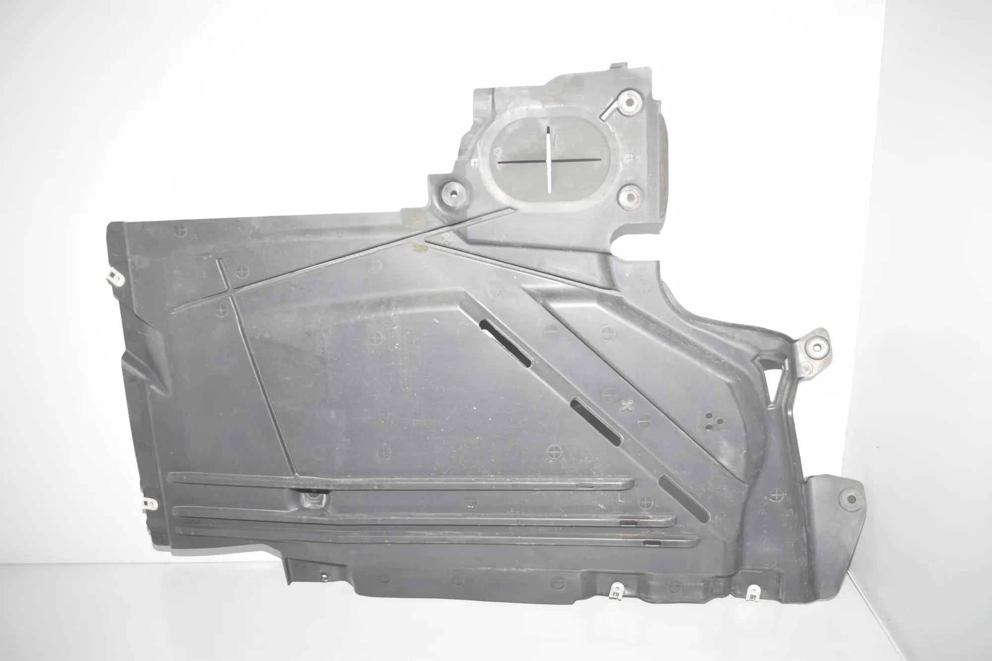 Rear Left Underbody Cover – OEM 7290807 · BMW 2 Gran Tourer (F46) 220 d xDrive 2016