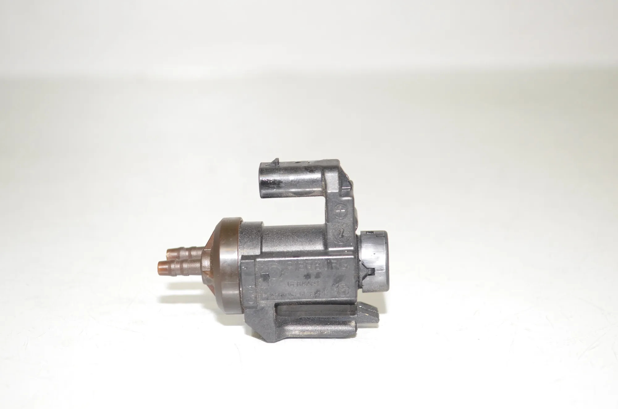 Solenoid Valve – OEM 8570591 · BMW 5 Touring (G31) (2017 - -) 520 d 2019 – 3