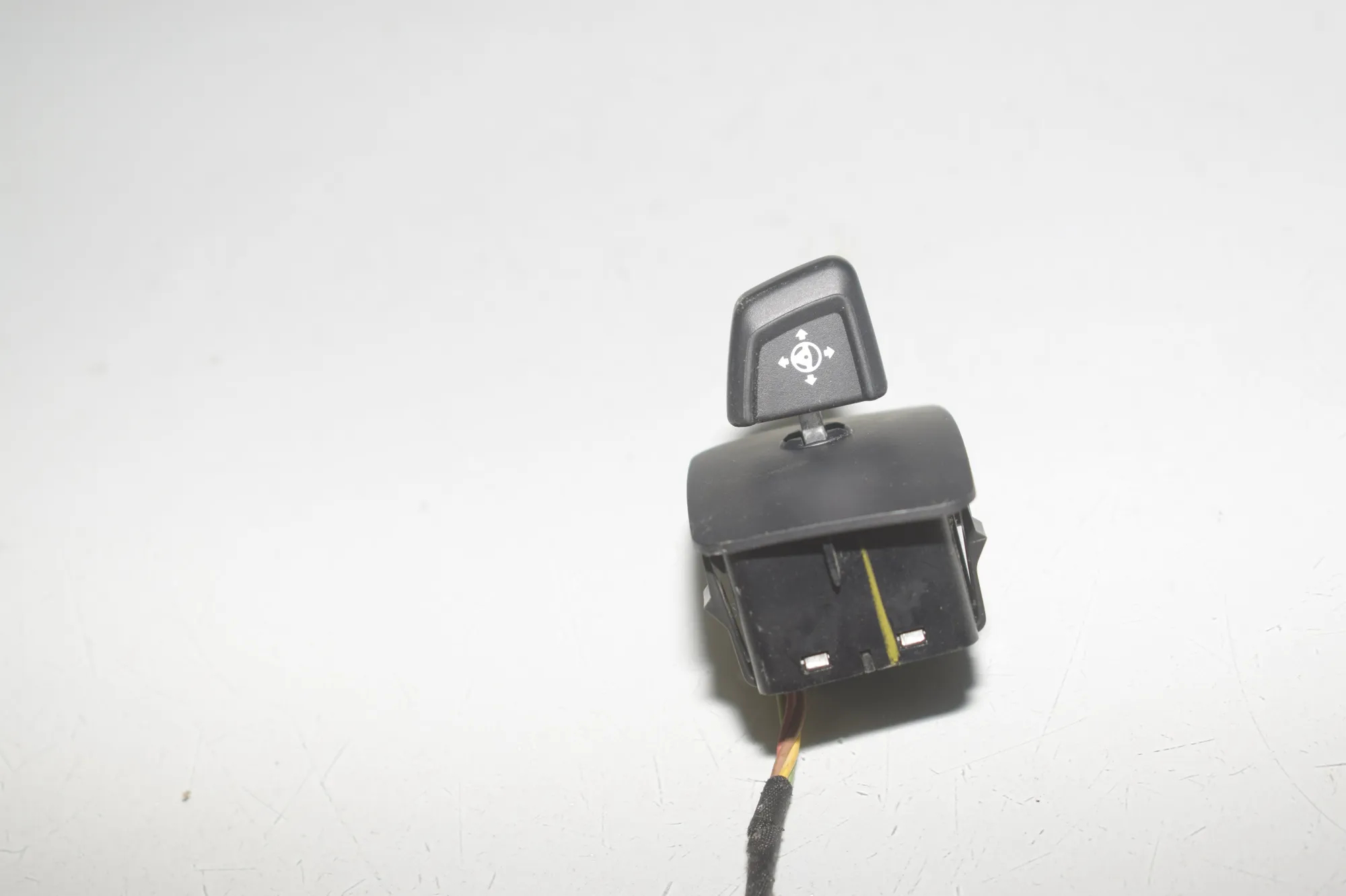 Steering Wheel Adjustment Switch – OEM 9188877 · BMW 5 (F10) 530 d 2015 – 4