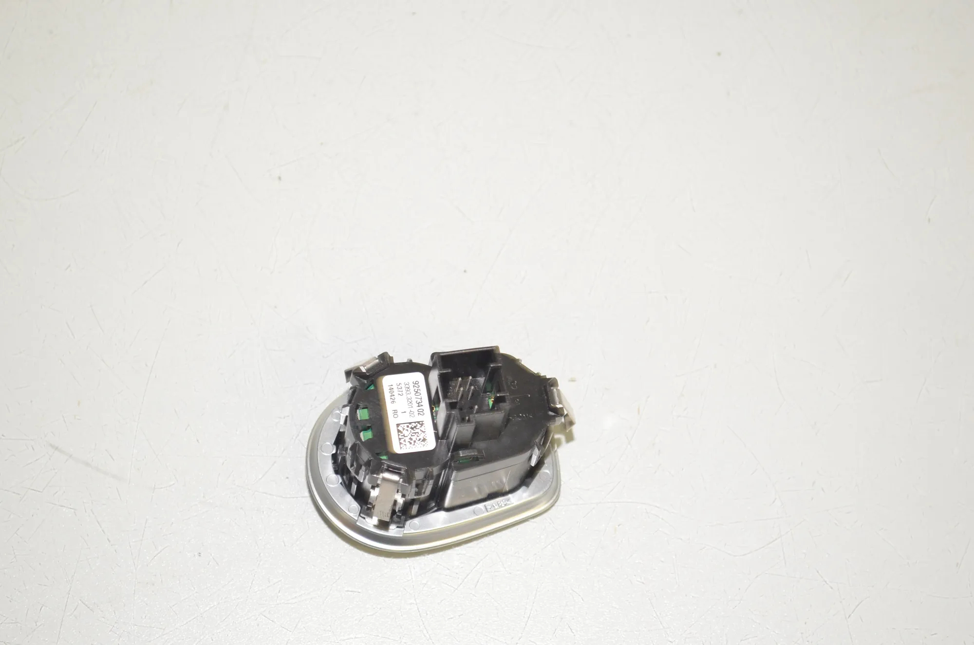 Ignition Start Button – OEM 9250734 · BMW 3 (F30, F80) 330 d xDrive 2015 – 4
