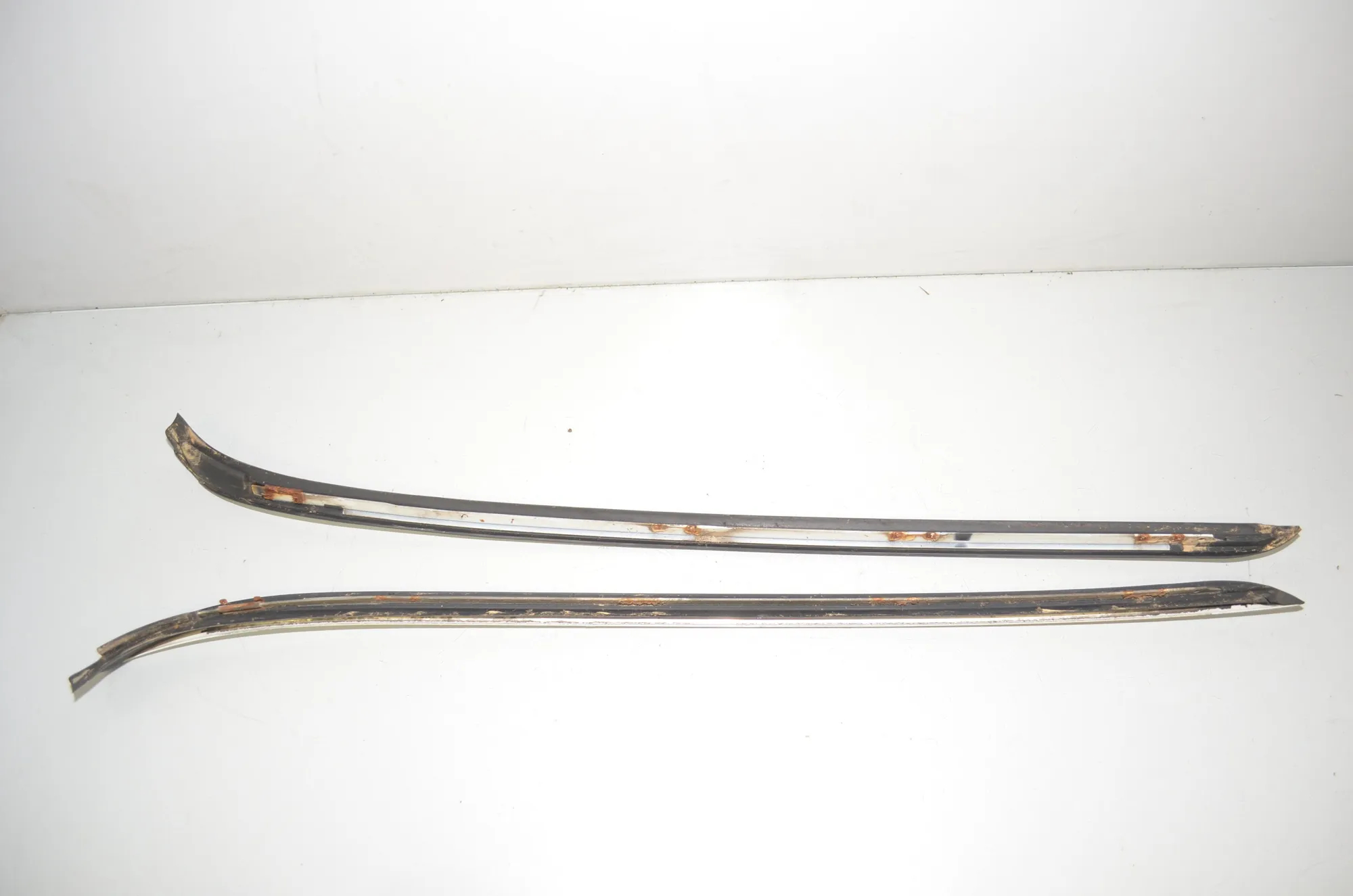 Front Windshield Trim – OEM 7184005 · BMW 3 Touring (E91) 330 d 2010 – 4