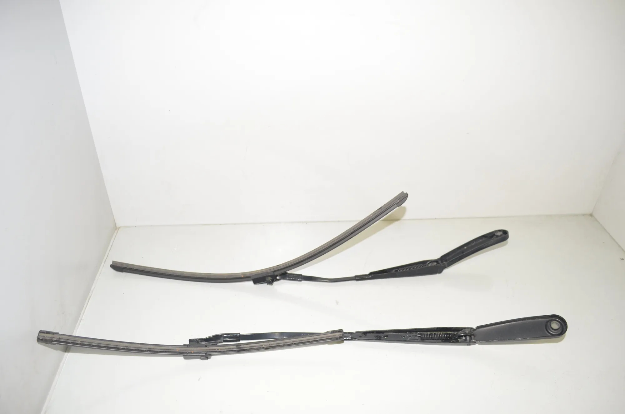 Front Wiper Arms – OEM 7213272 · BMW X3 (F25) xDrive 30 d 2012 – 2