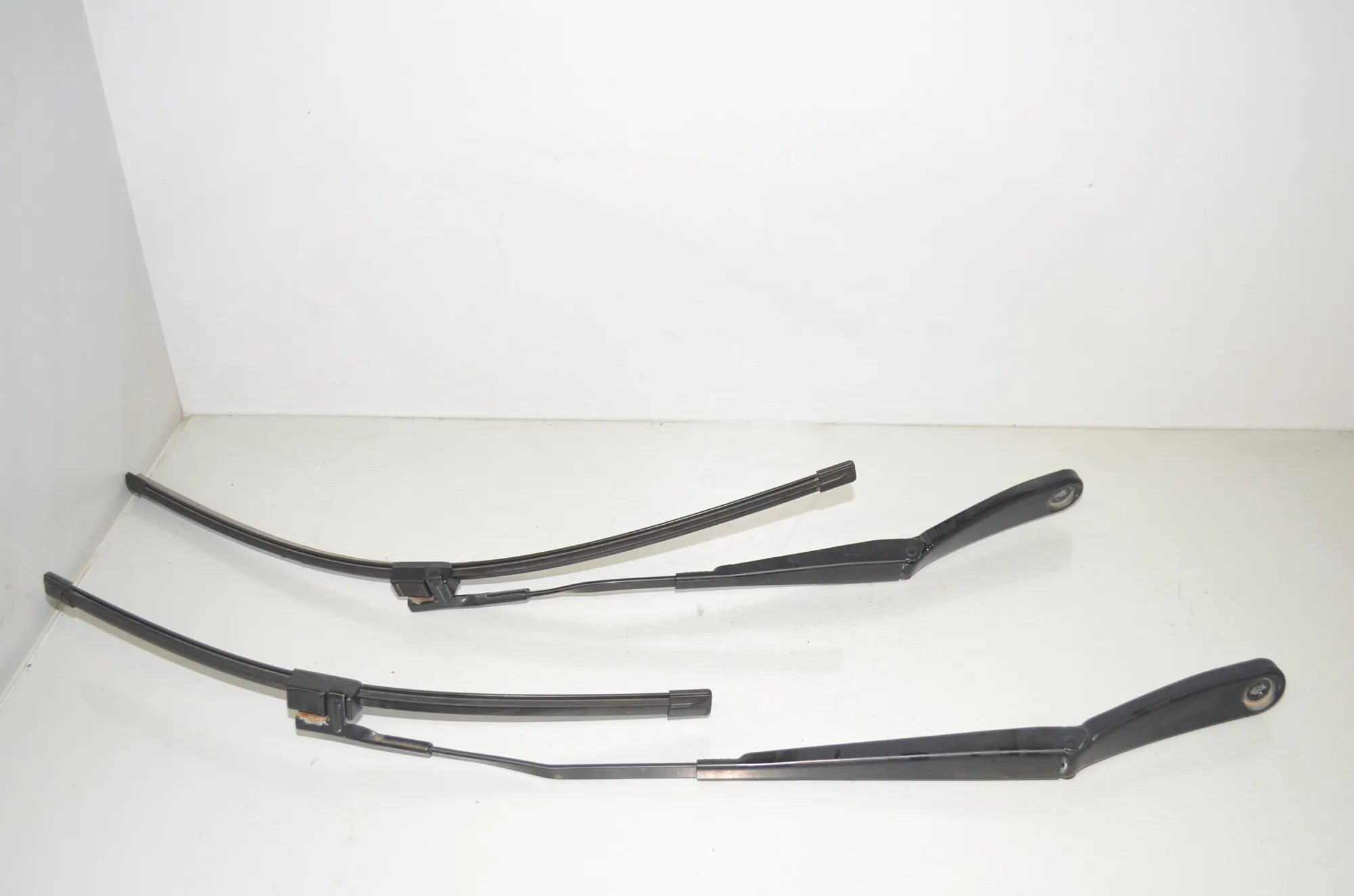 Front Wiper Arms – OEM 7213272 · BMW X3 (F25) xDrive 30 d 2012 – 3