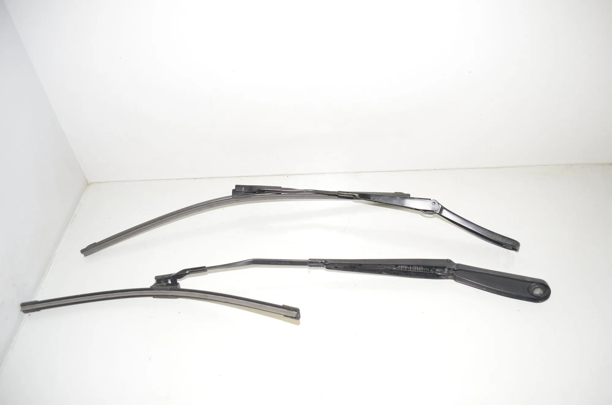 Front Wiper Arms – OEM 7213272 · BMW X3 (F25) xDrive 30 d 2012