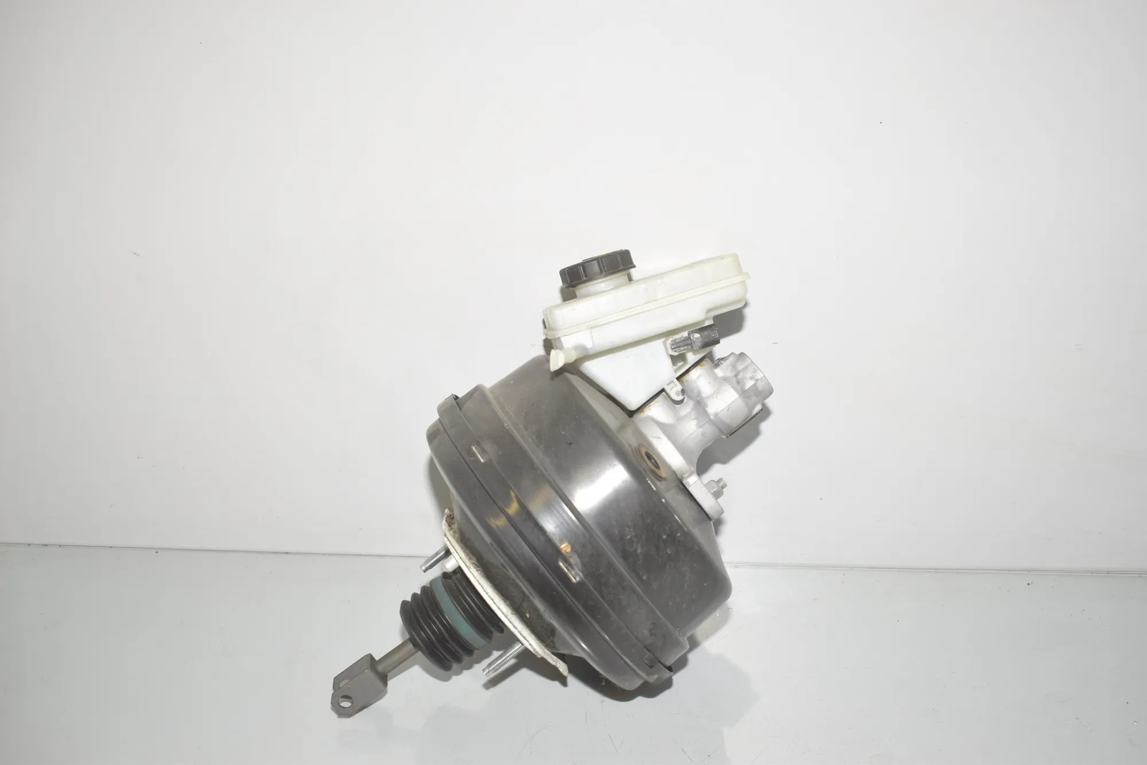 Brake Servo Booster – OEM 6854348 · BMW X3 (F25) xDrive 30 d 2012 – 3