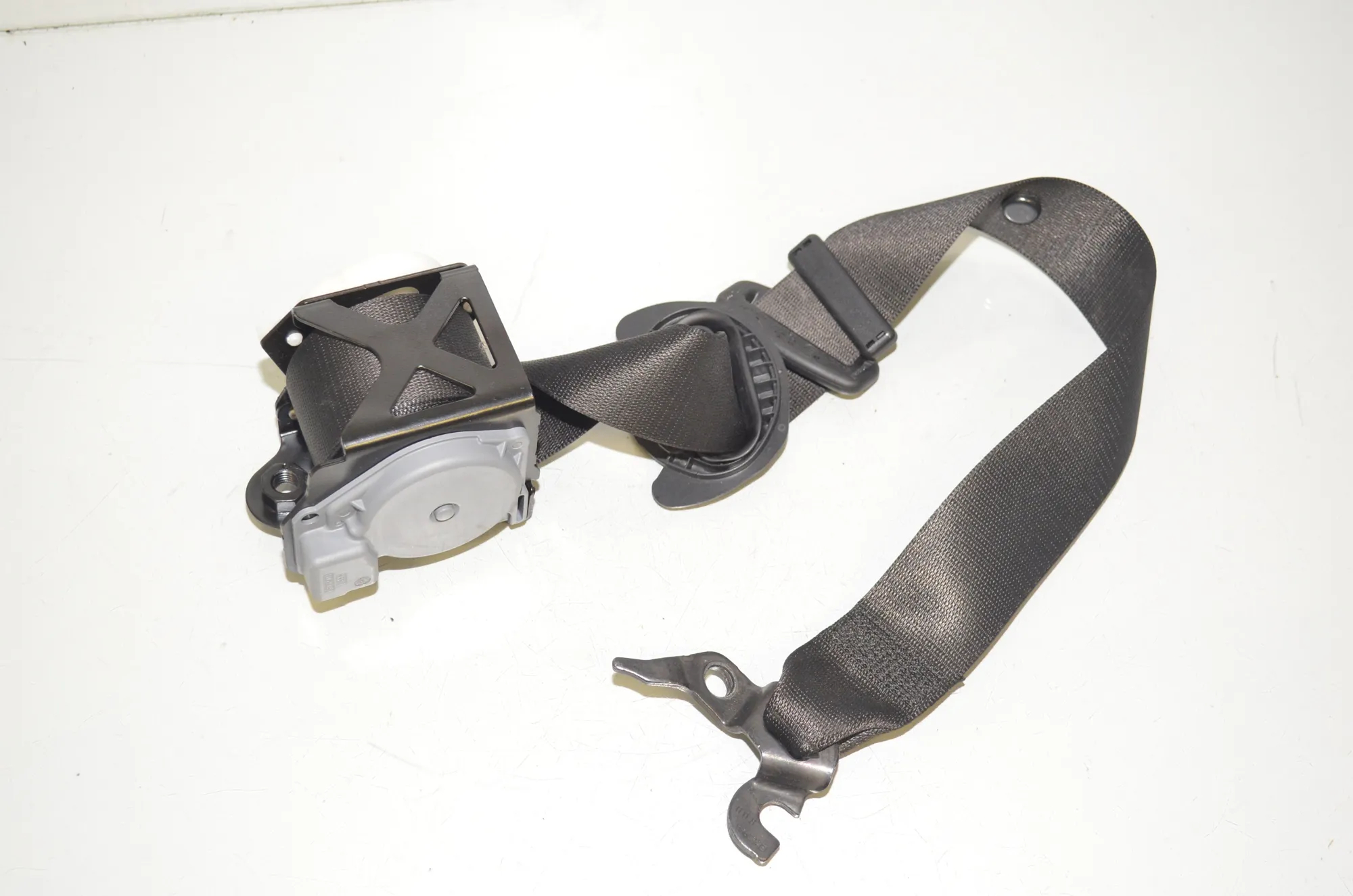Front Right Seatbelt – OEM 7258432 · BMW X3 (F25) xDrive 30 d 2012 – 2