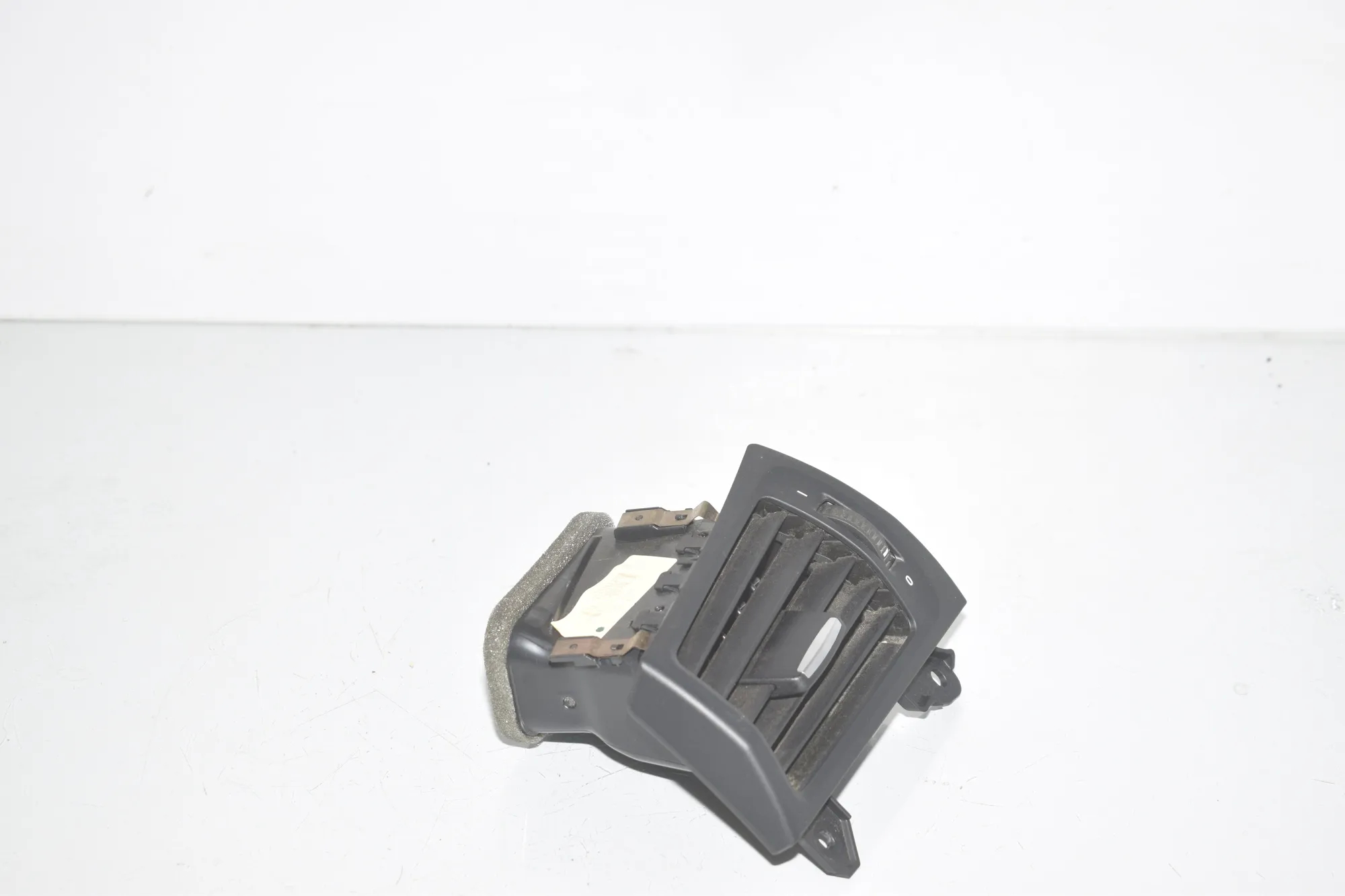 Dashboard Air Vents – OEM 9217441 · BMW X3 (F25) xDrive 30 d 2012 – 2