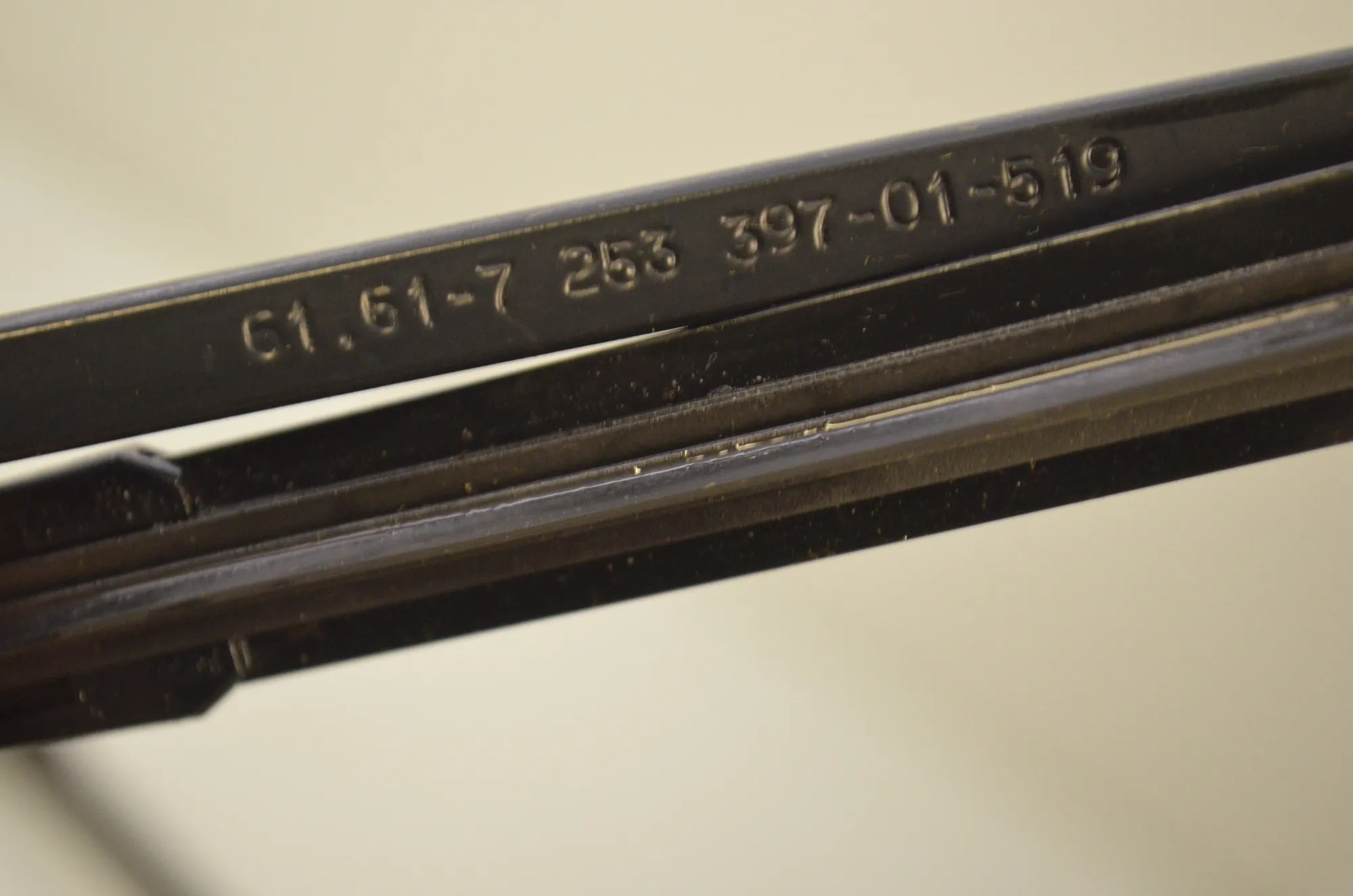 Front Wiper Arms – OEM 7253397 · BMW 3 Touring (E91) 330 d 2010 – 4