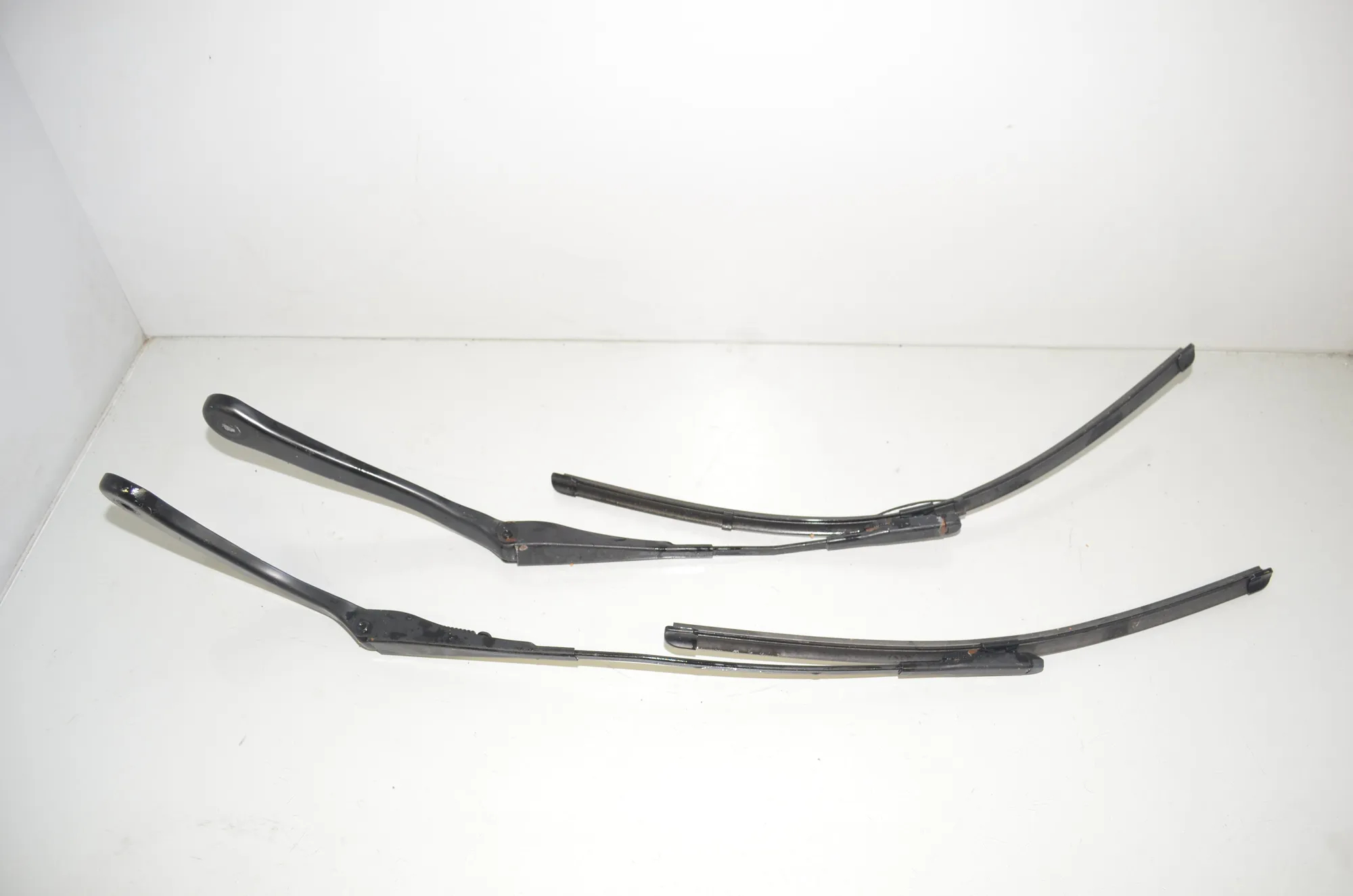 Front Wiper Arms – OEM 7253397 · BMW 3 Touring (E91) 330 d 2010 – 2
