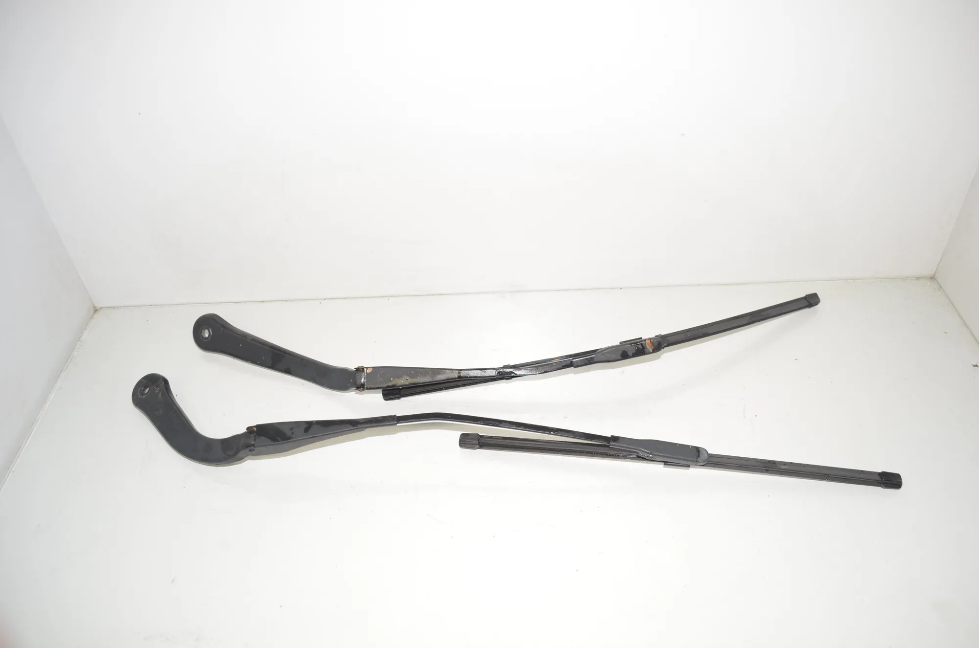 Front Wiper Arms – OEM 7253397 · BMW 3 Touring (E91) 330 d 2010