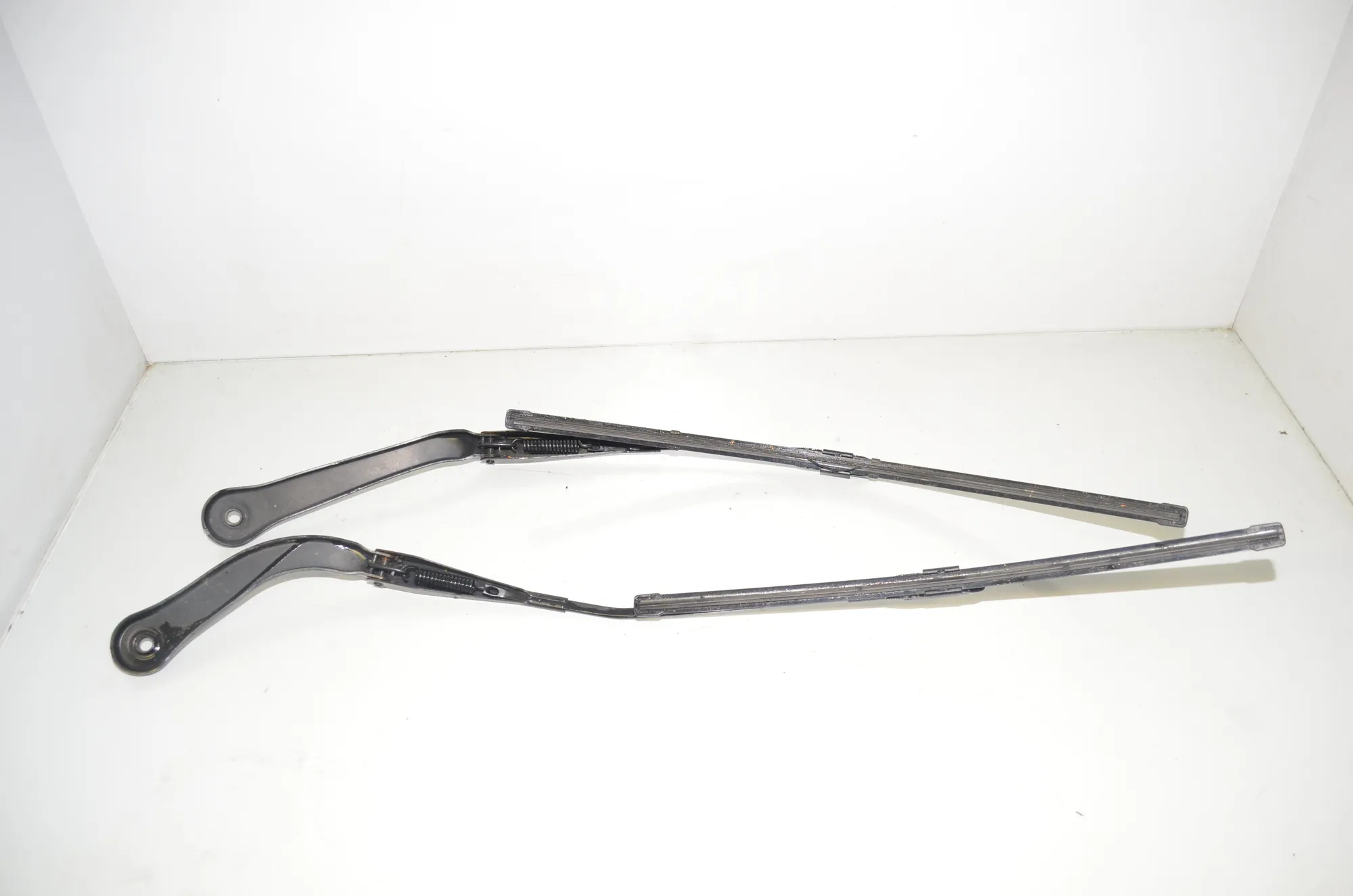 Front Wiper Arms – OEM 7253397 · BMW 3 Touring (E91) 330 d 2010 – 3
