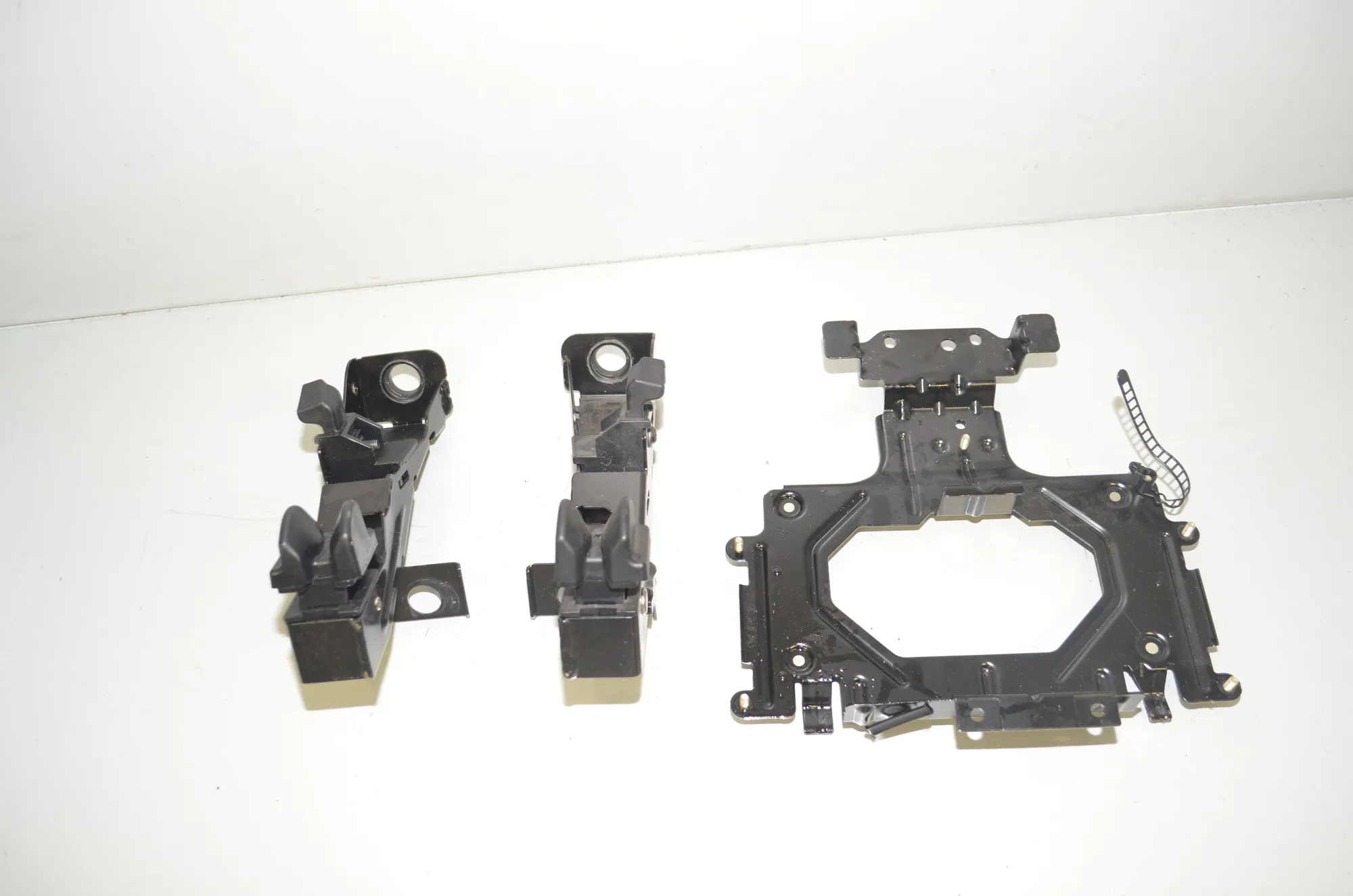 Bracket – OEM 7183273 · BMW 3 Cabrio (E93) 325 d 2010