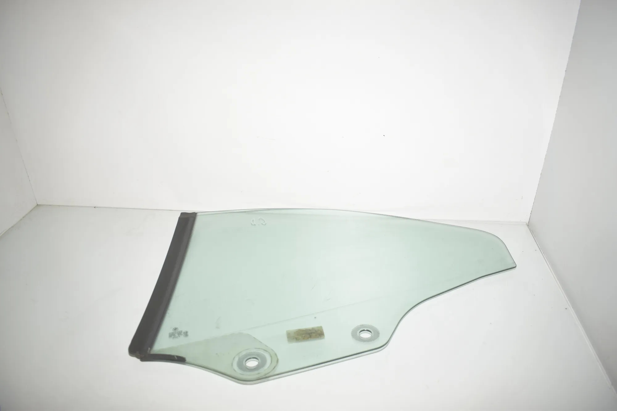 Rear Right Door Window – OEM 7128386 · BMW 3 Cabrio (E93) 325 d 2010 – 2