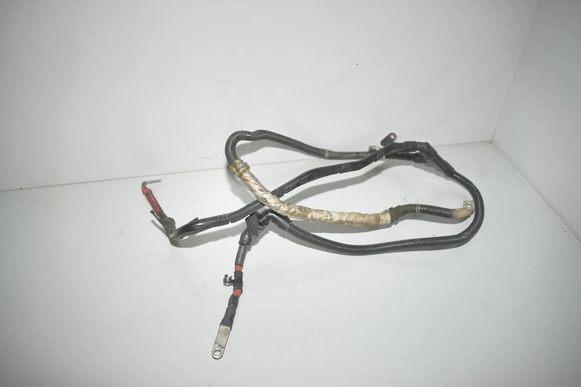 Positive Battery Cable – OEM 8577240 · BMW 3 (F30, F80) 330 d xDrive 2015 – 3