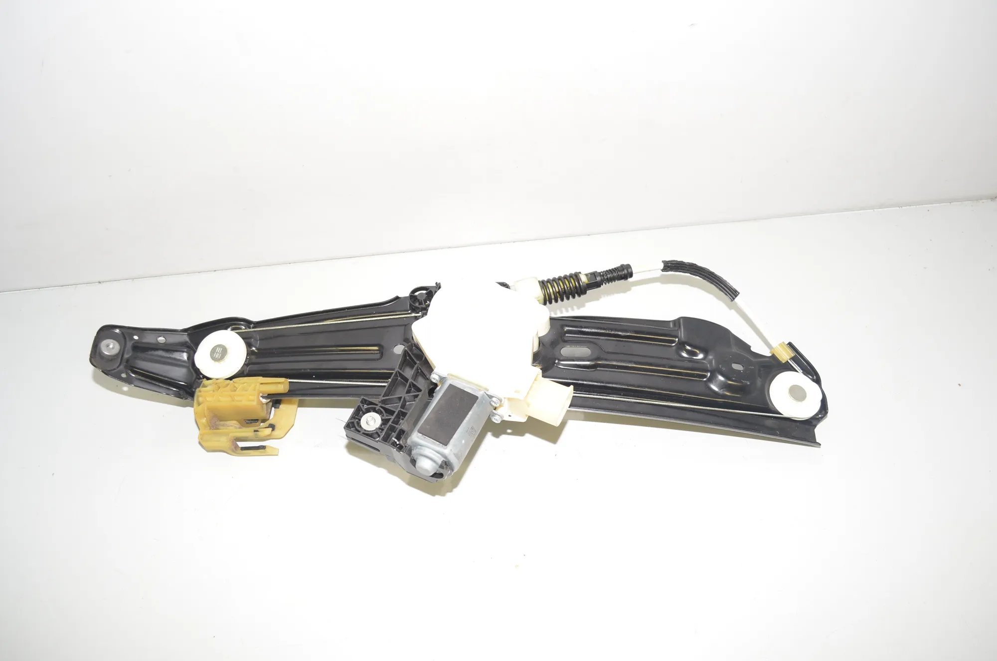 Rear Left Door Window Regulator – OEM 7182121 · BMW 5 Touring (F11) 525 d 2011 – 4