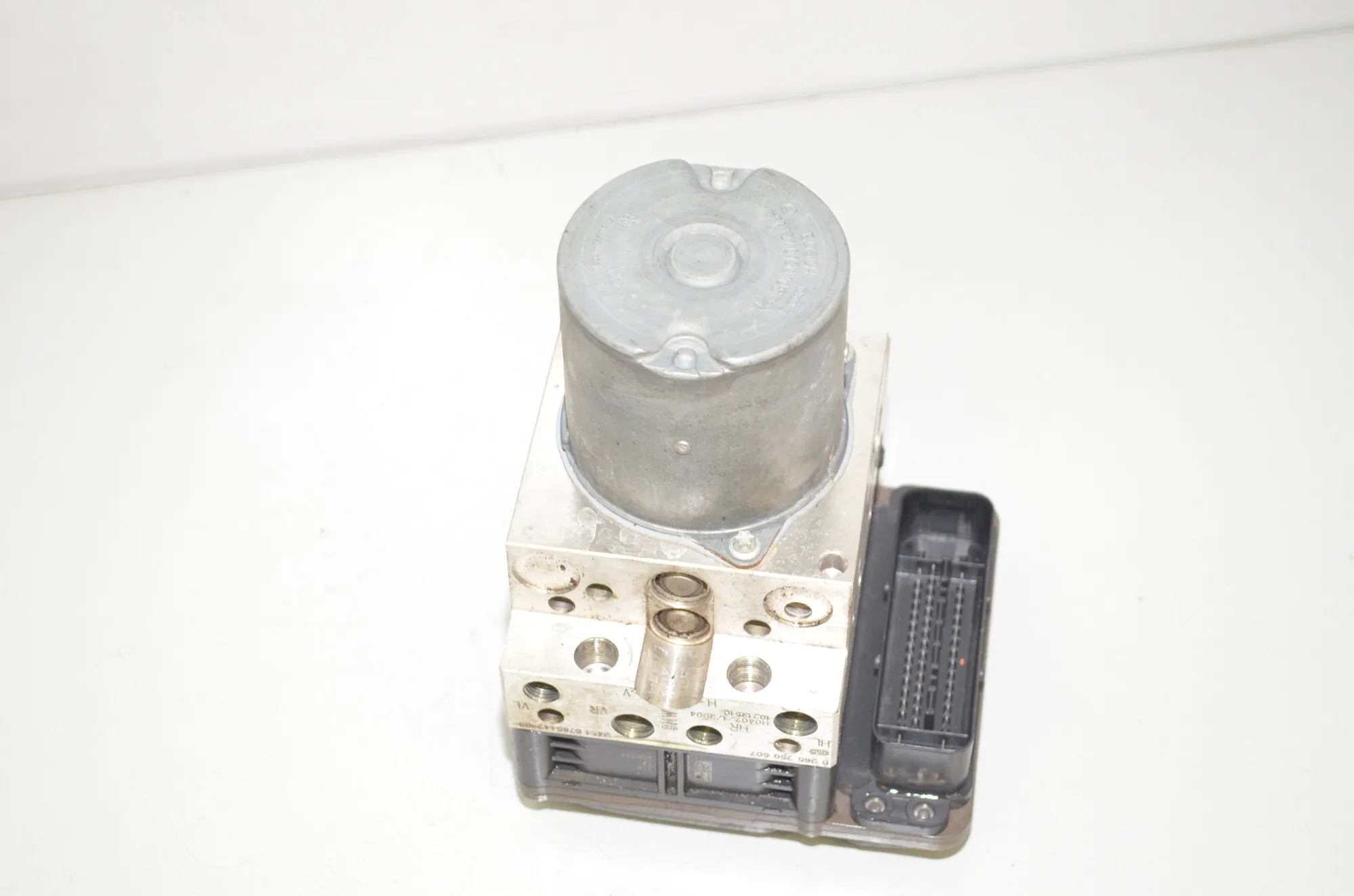ABS Pump – OEM 34516852809 · BMW 5 Touring (F11) 525 d 2011