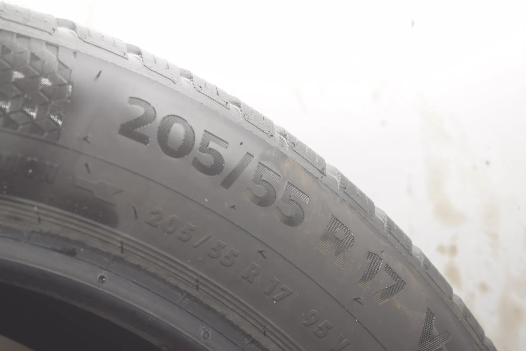Tire · BMW 2 Gran Tourer (F46) 220 d xDrive 2018 – 5