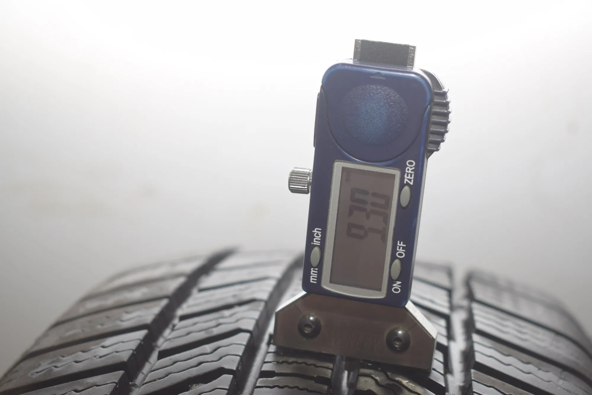 Tire · BMW 2 Gran Tourer (F46) 220 d xDrive 2018 – 8