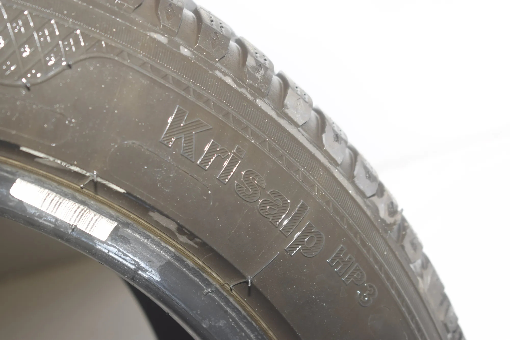 Tire · BMW 2 Gran Tourer (F46) 220 d xDrive 2018 – 4