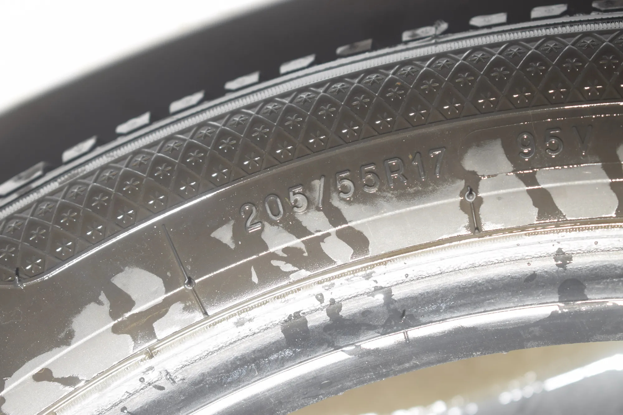 Tire · BMW 2 Gran Tourer (F46) 220 d xDrive 2018 – 6