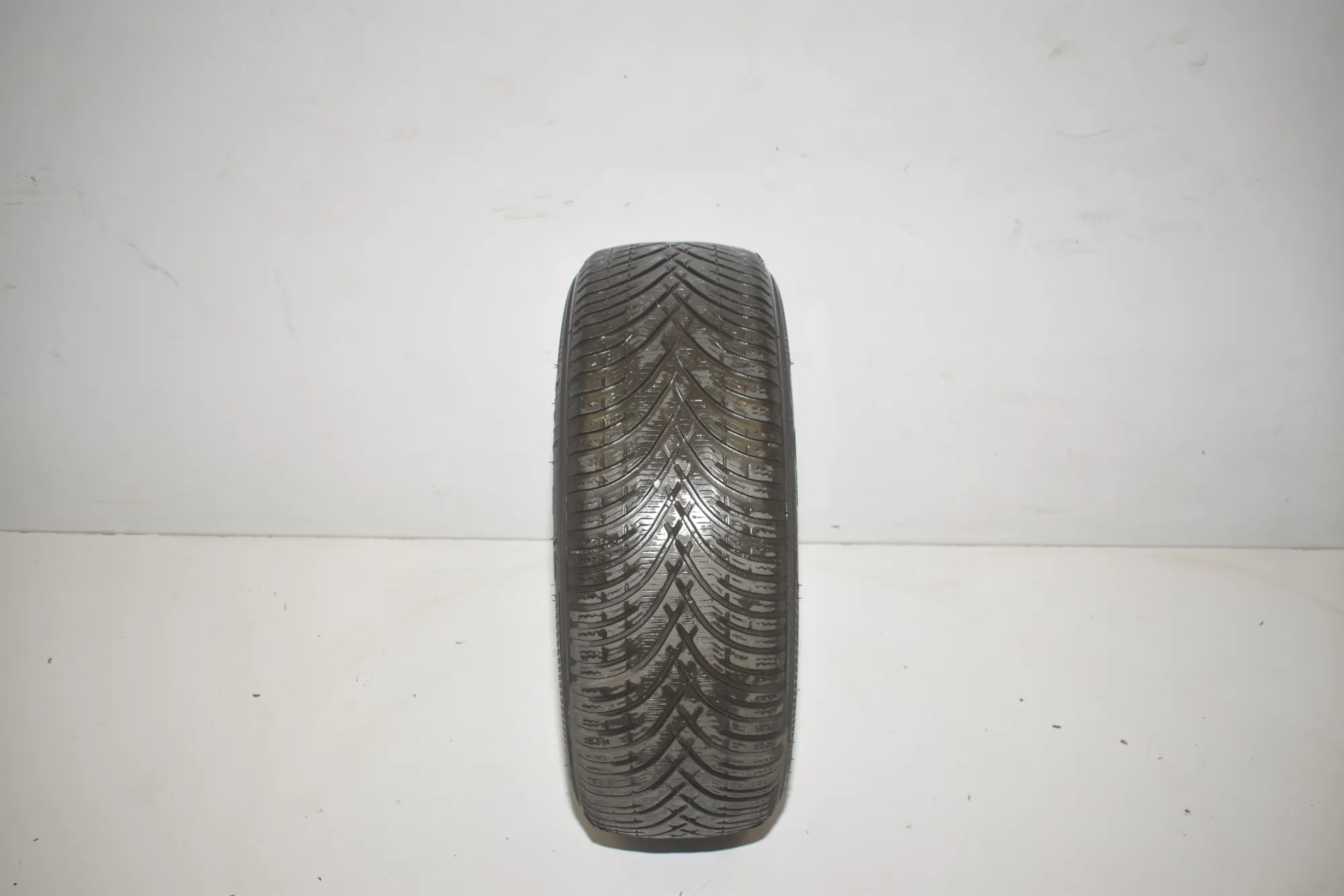 Tire · BMW 2 Gran Tourer (F46) 220 d xDrive 2018 – 2