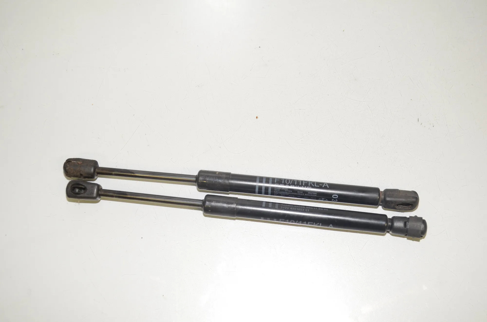 Front Left Bonnet Strut – OEM 4881653 · BMW 5 Touring (F11) 525 d 2011 – 2