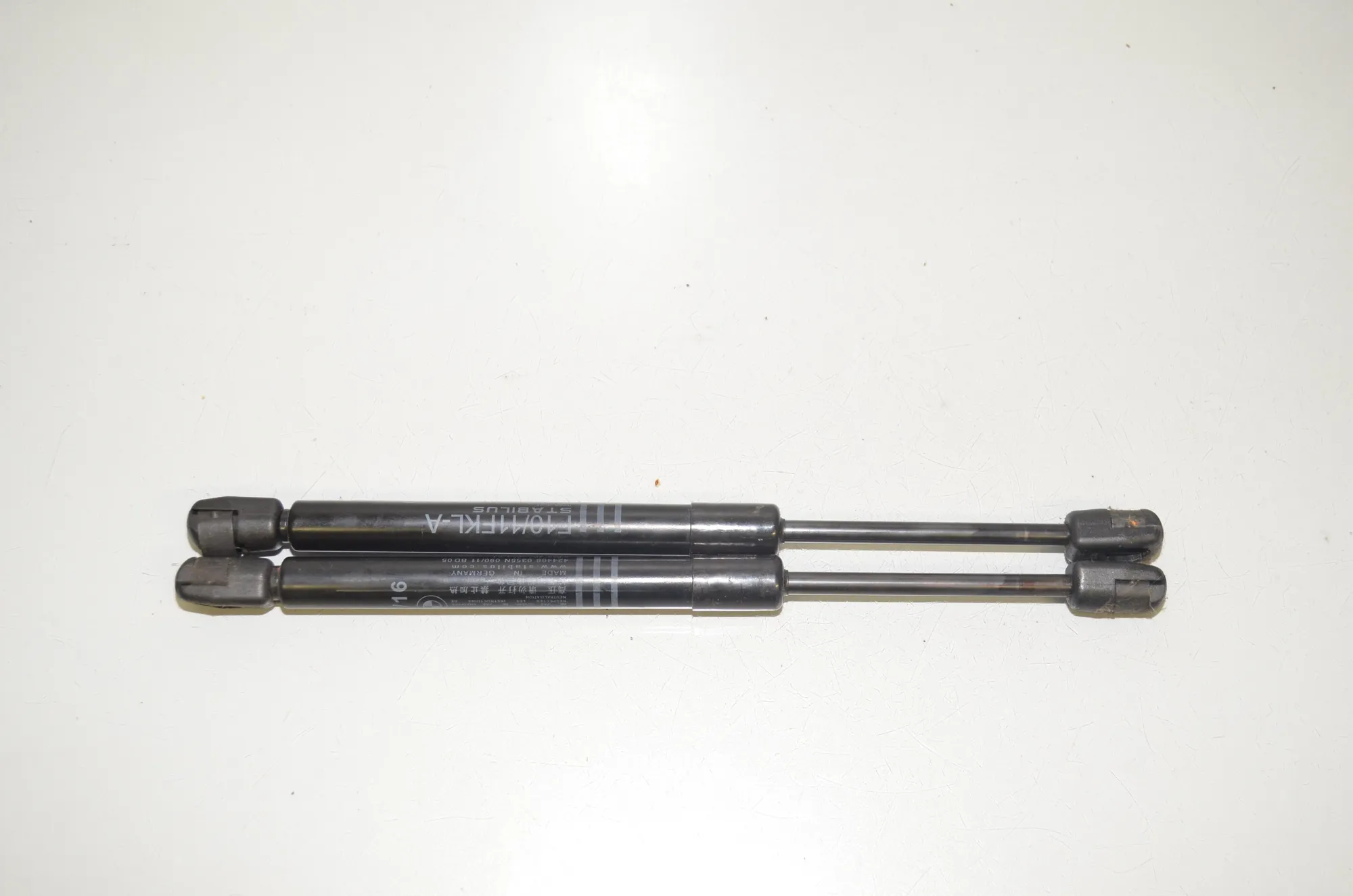 Front Left Bonnet Strut – OEM 4881653 · BMW 5 Touring (F11) 525 d 2011