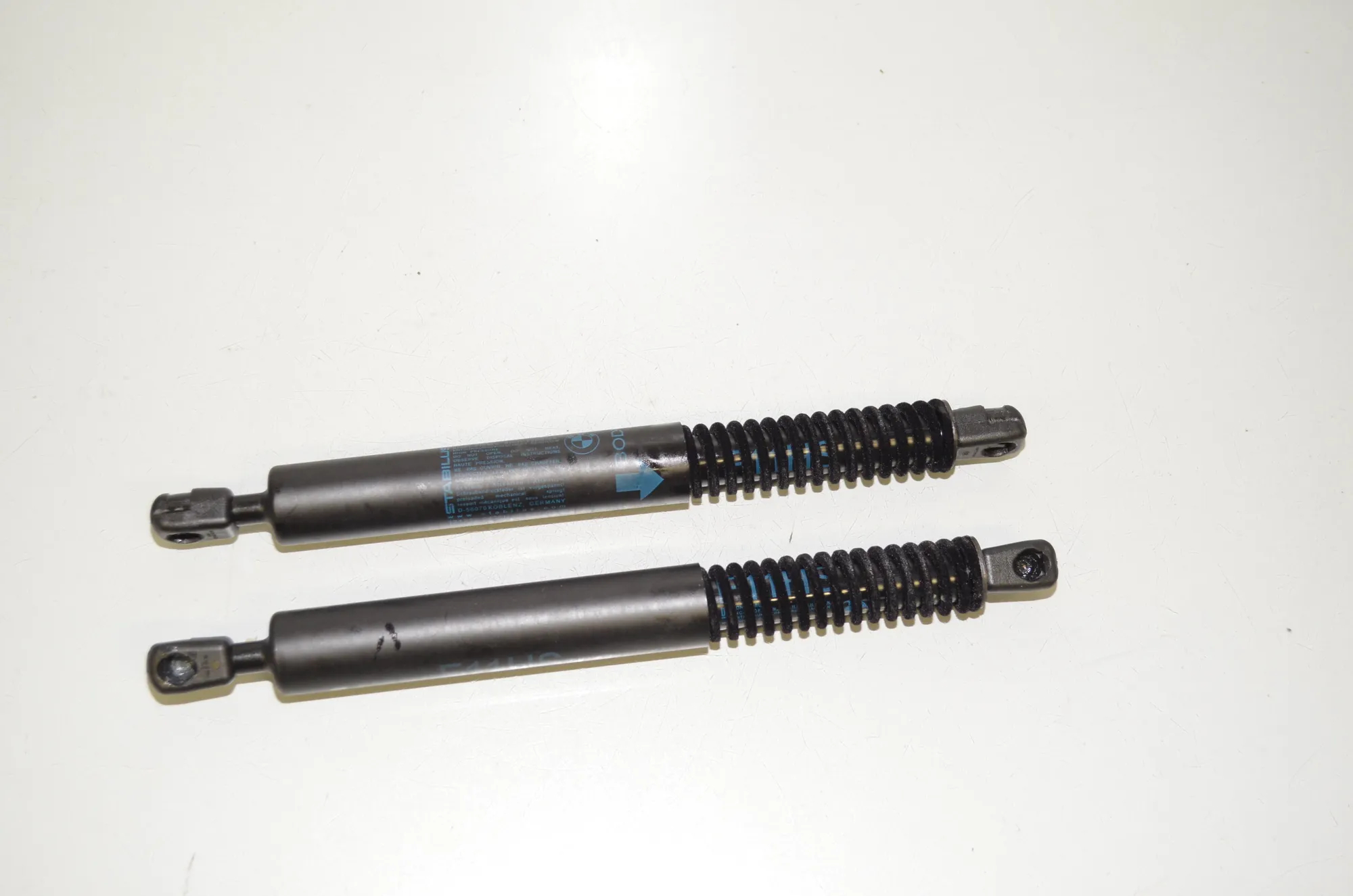 Left Side Tailgate Gas Strut – OEM 7210557 · BMW 5 Touring (F11) 525 d 2011 – 3