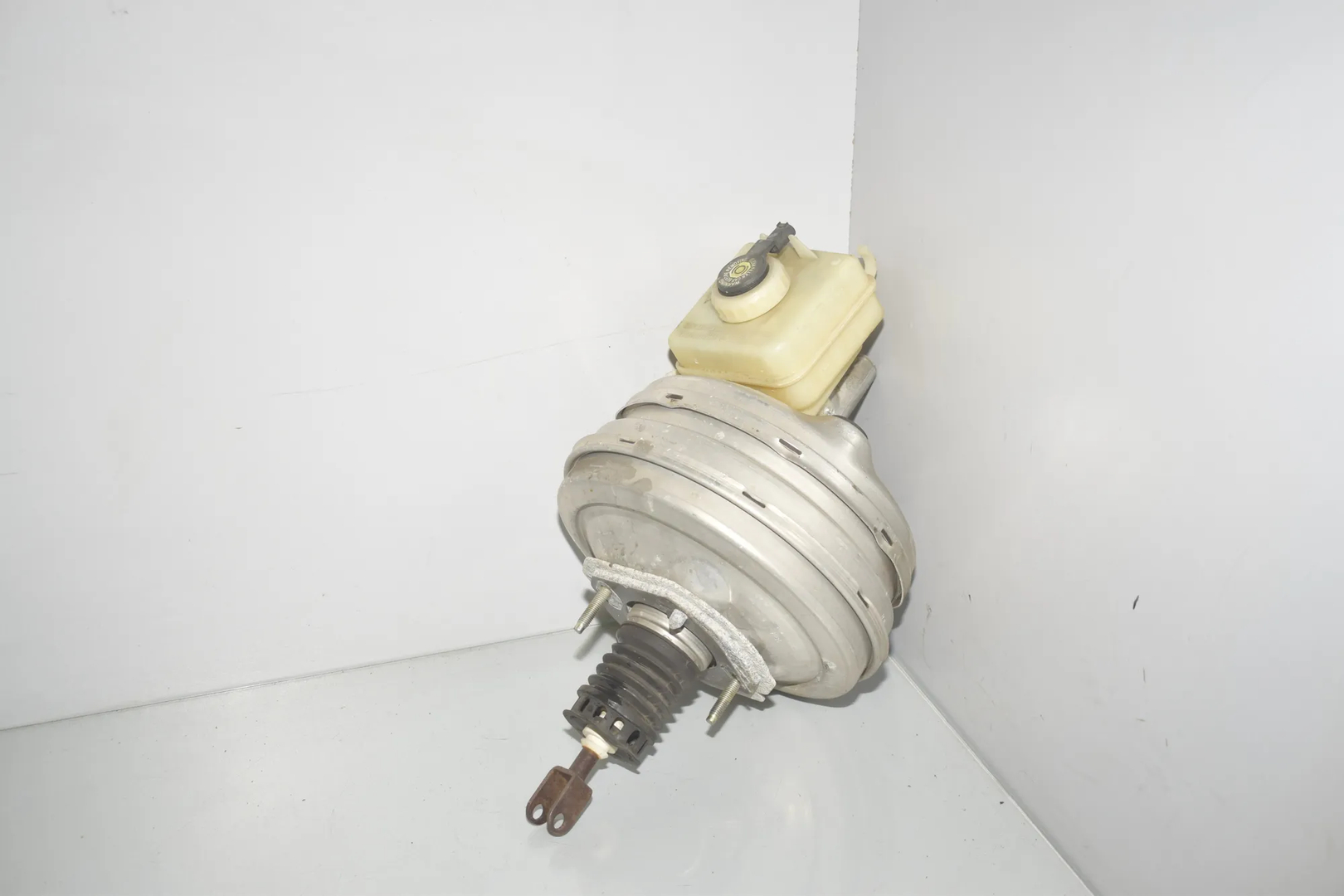 Brake Servo Booster – OEM 6765936 · BMW 5 5 (E60) (2001 - 2010) 520 d (2005 - 2009, 2.0 L, 120 kW) 2008