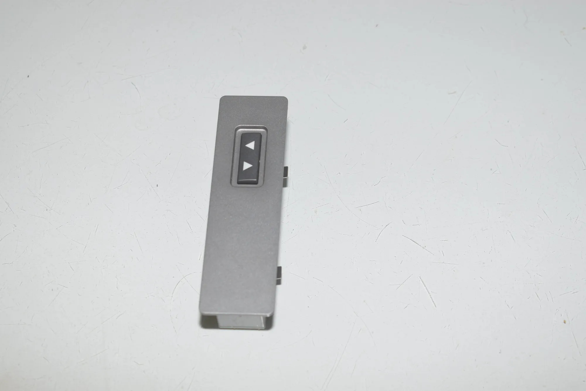 Button Switch Panel – OEM 6918419 · BMW 7 (E65, E66, E67) BMW 7 (E65, E66, E67) 730 d 2008