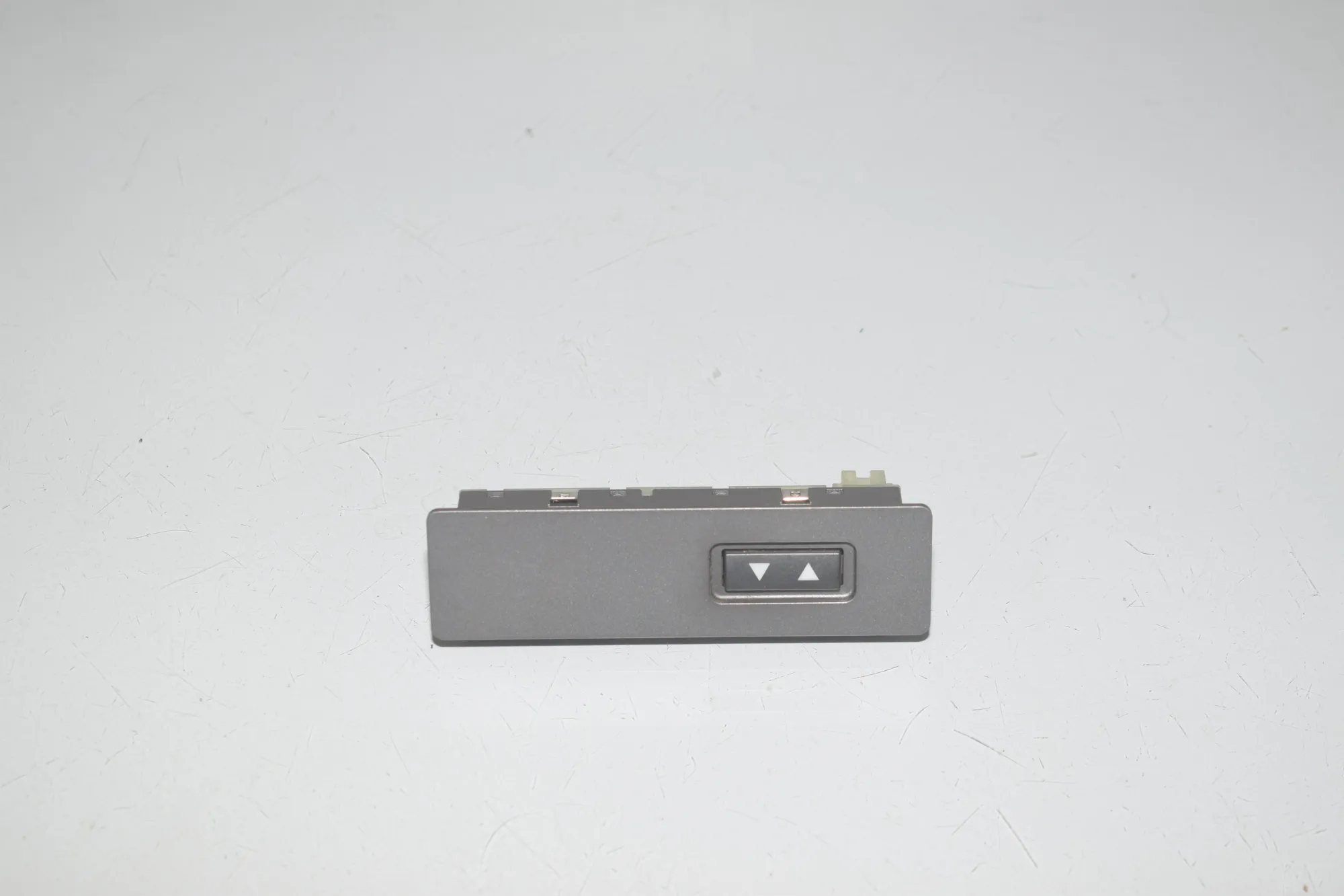 Button Switch Panel – OEM 6918419 · BMW 7 (E65, E66, E67) BMW 7 (E65, E66, E67) 730 d 2008 – 2