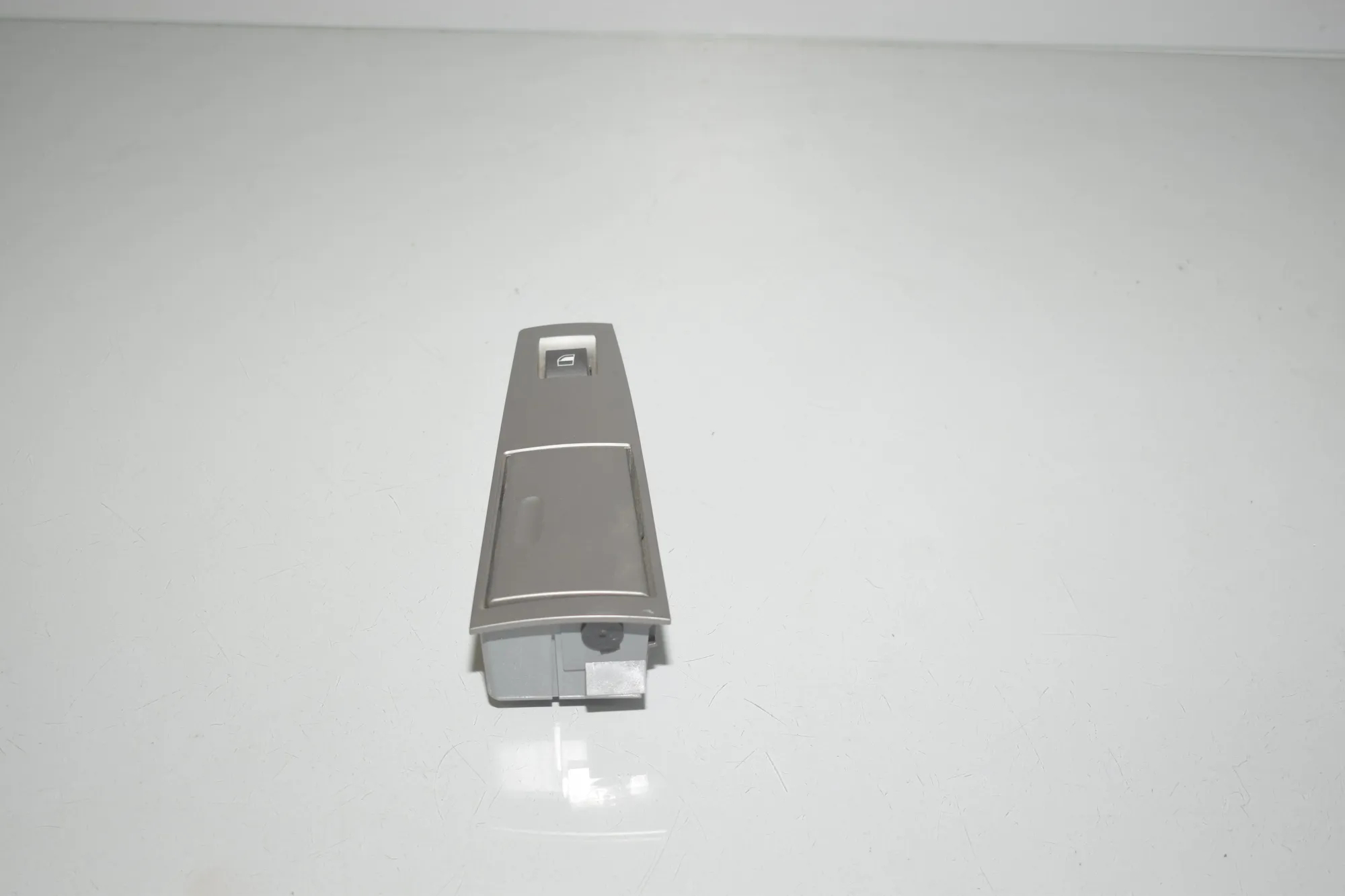 Rear Right Door Window Switch – OEM 7024490 · BMW 7 (E65, E66, E67) BMW 7 (E65, E66, E67) 730 d 2008