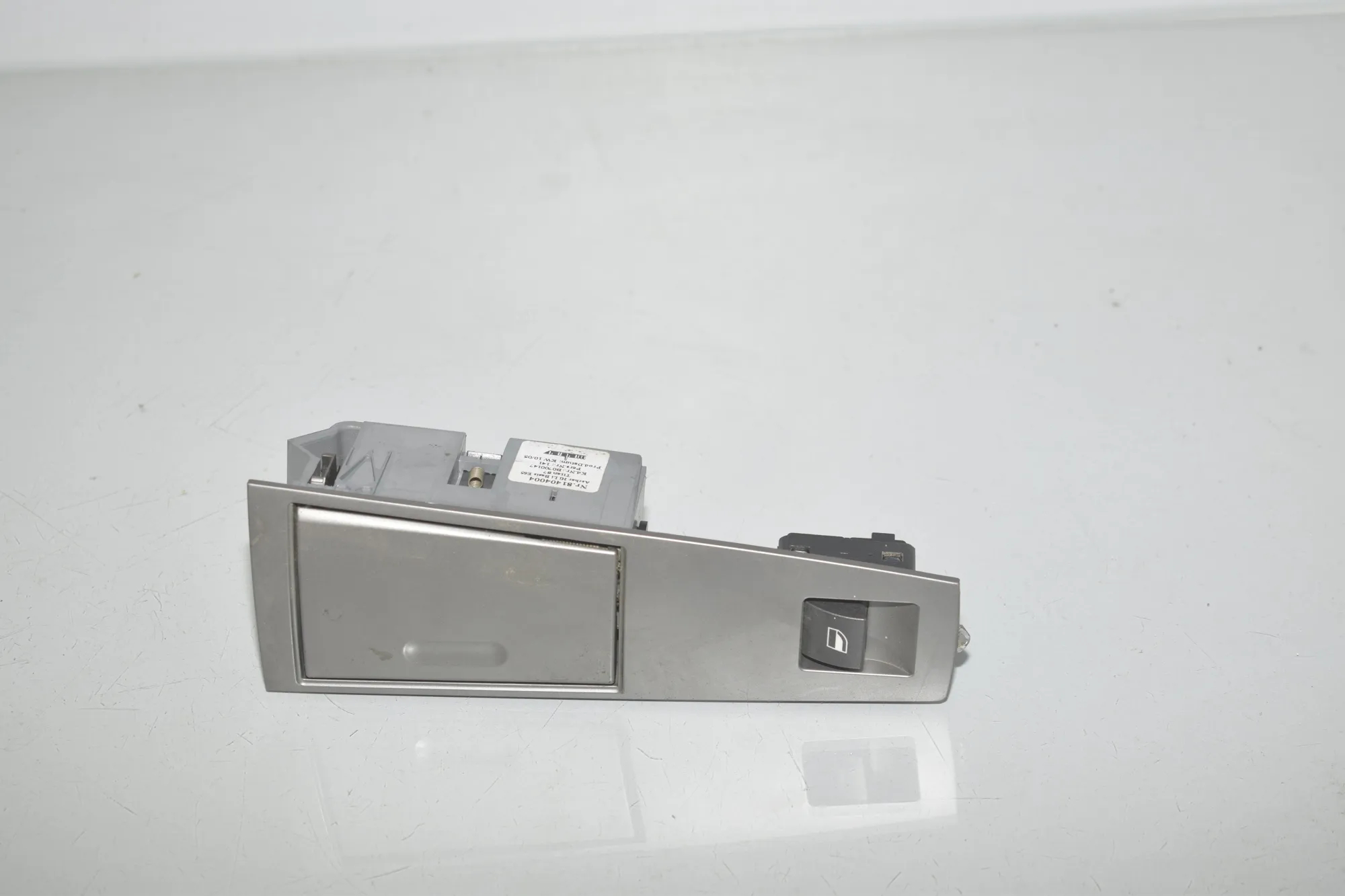 Rear Left Door Window Switch – OEM 7024489 · BMW 7 (E65, E66, E67) BMW 7 (E65, E66, E67) 730 d 2008 – 2