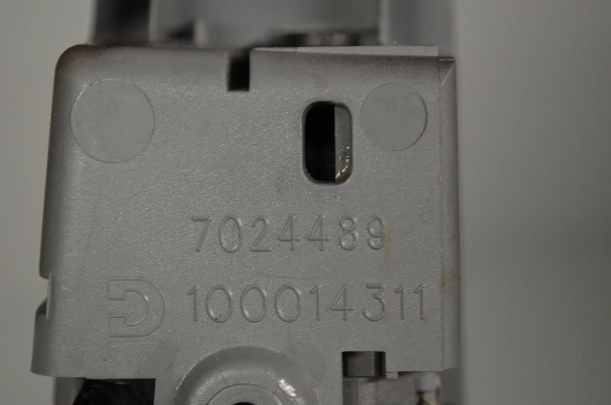 Rear Left Door Window Switch – OEM 7024489 · BMW 7 (E65, E66, E67) 730 Ld 2005 – 6
