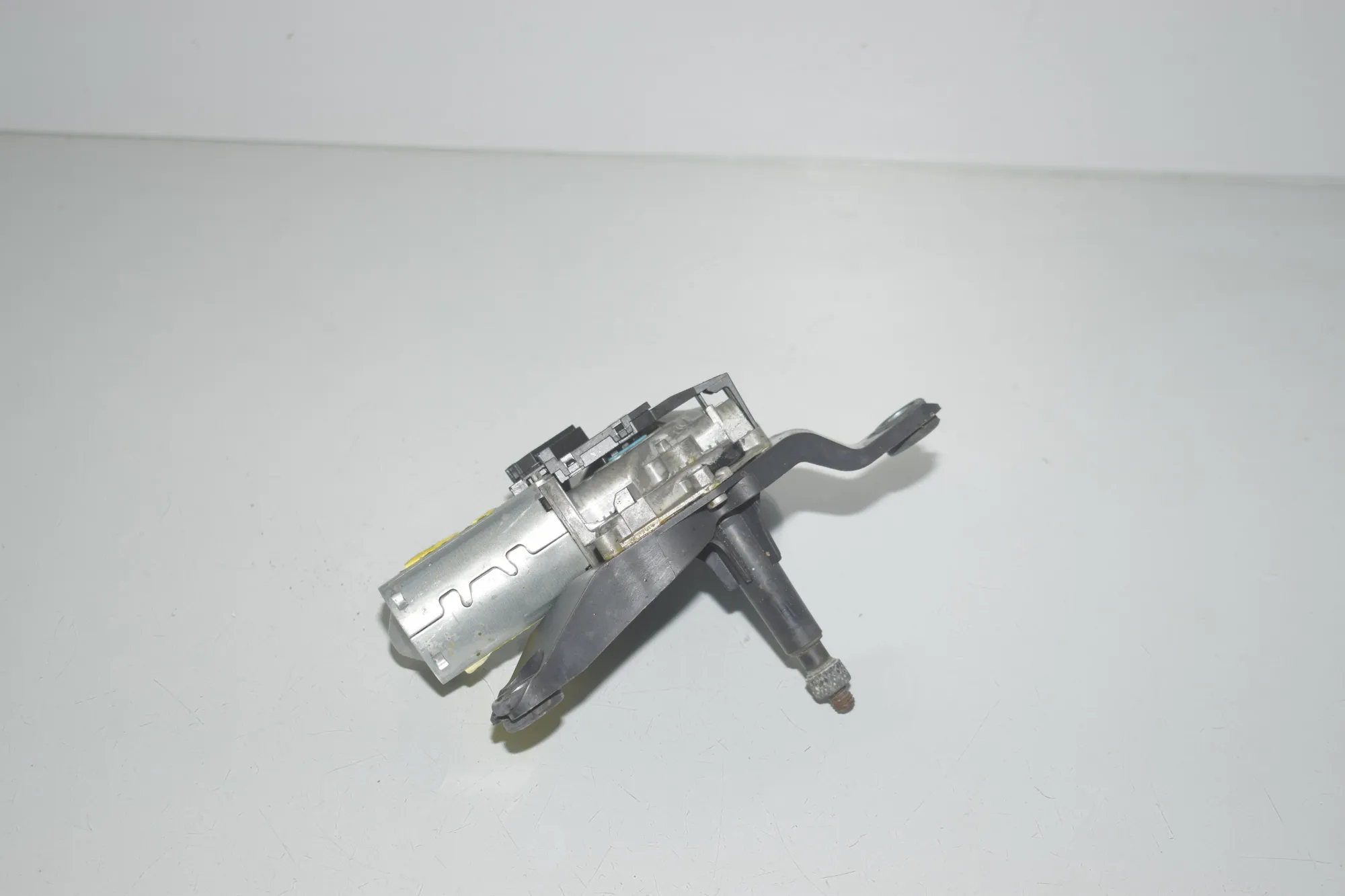 Tailgate Window Wiper Motor – OEM 7237062 · BMW X3 (F25) xDrive 30 d 2012 – 2
