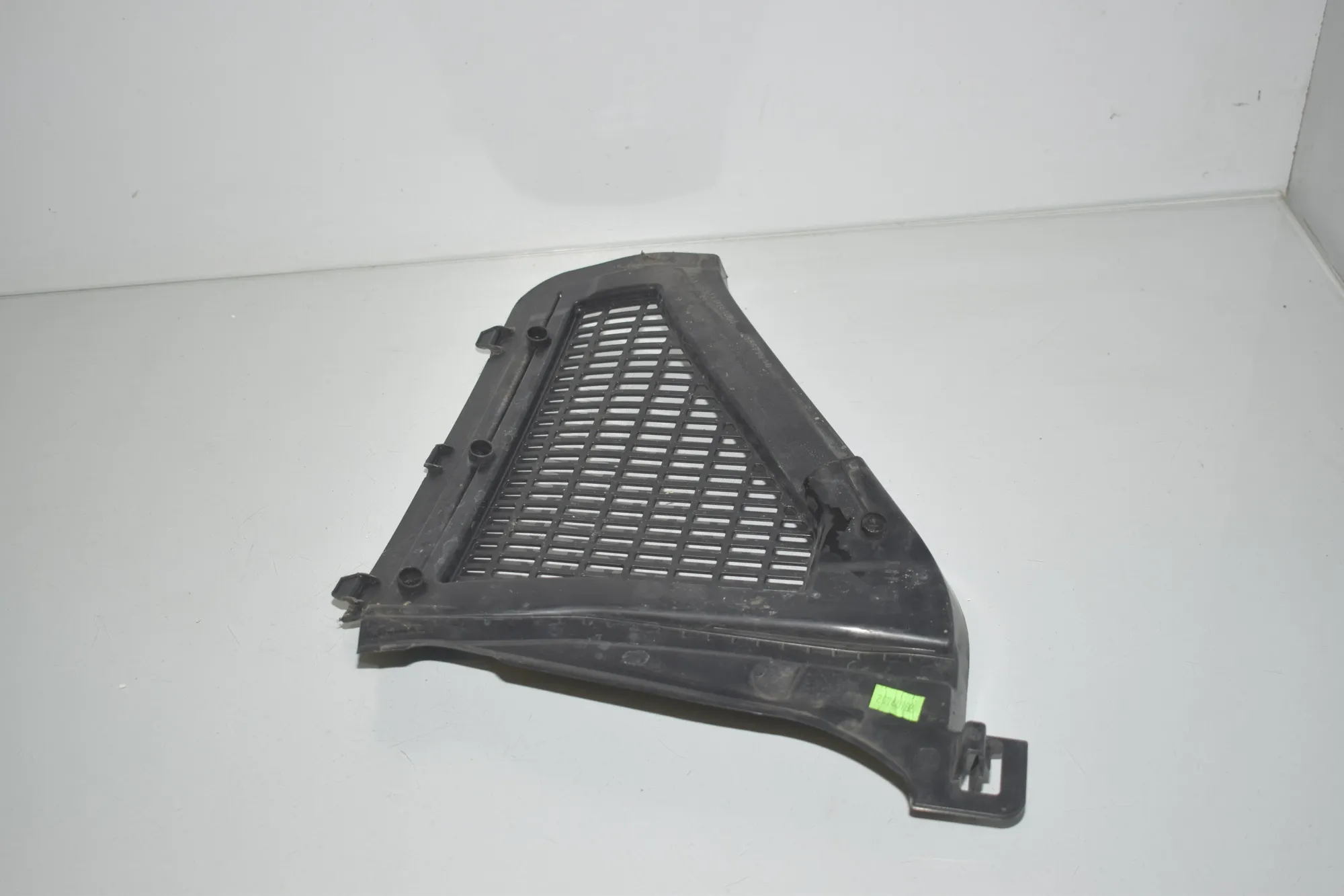 Front Wiper Cowl Trim – OEM 9184004 · BMW X3 (F25) xDrive 30 d 2012 – 2