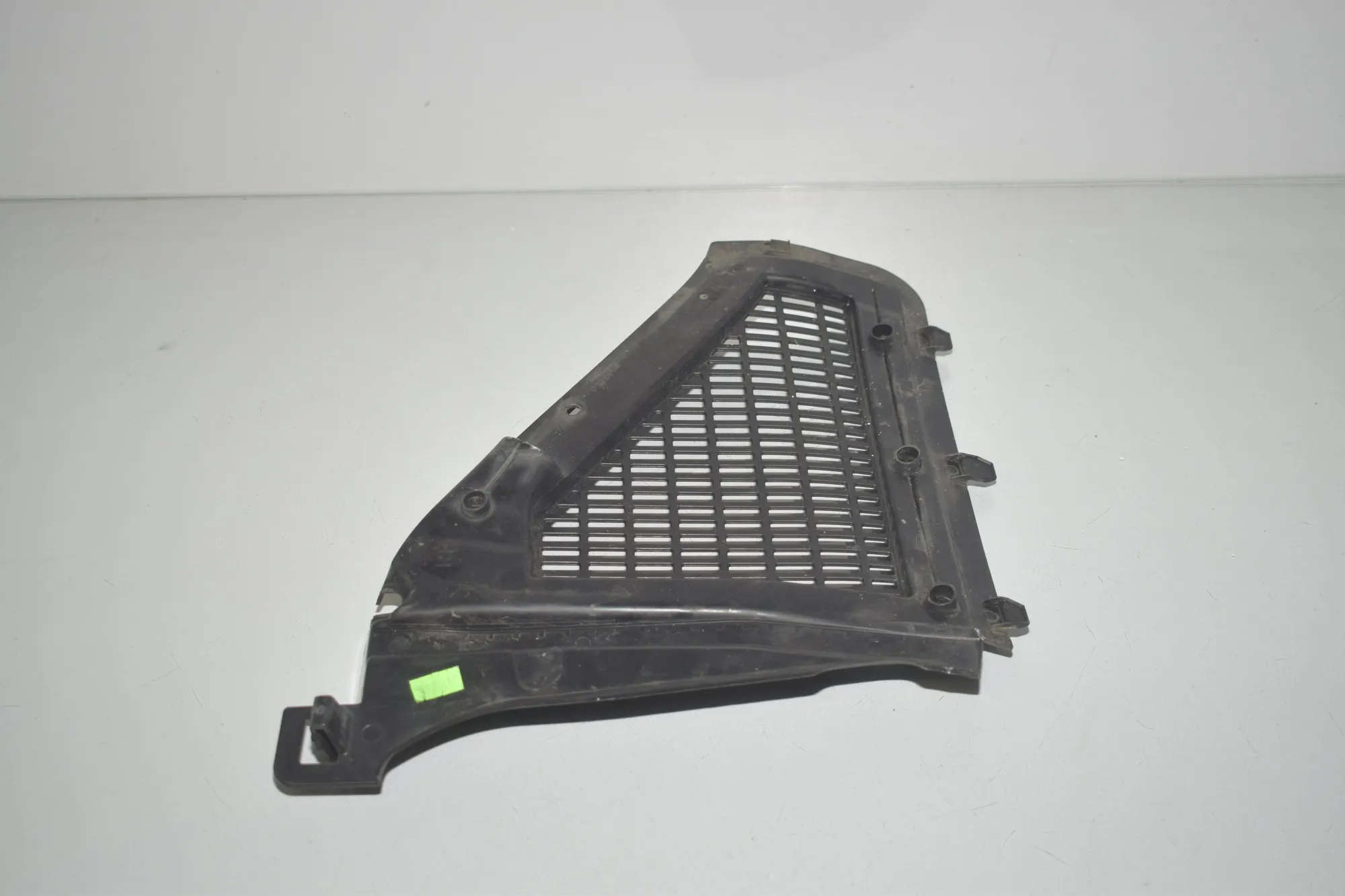 Front Wiper Cowl Trim – OEM 9184005 · BMW X3 (F25) xDrive 30 d 2012 – 2