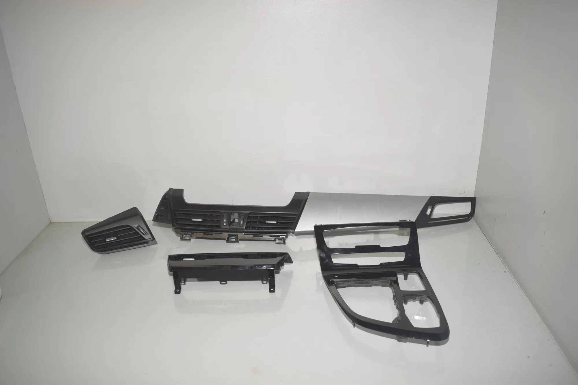 Interior Trim Strips Kit – OEM 9287611 · BMW 2 Gran Tourer (F46) 220 d xDrive 2018
