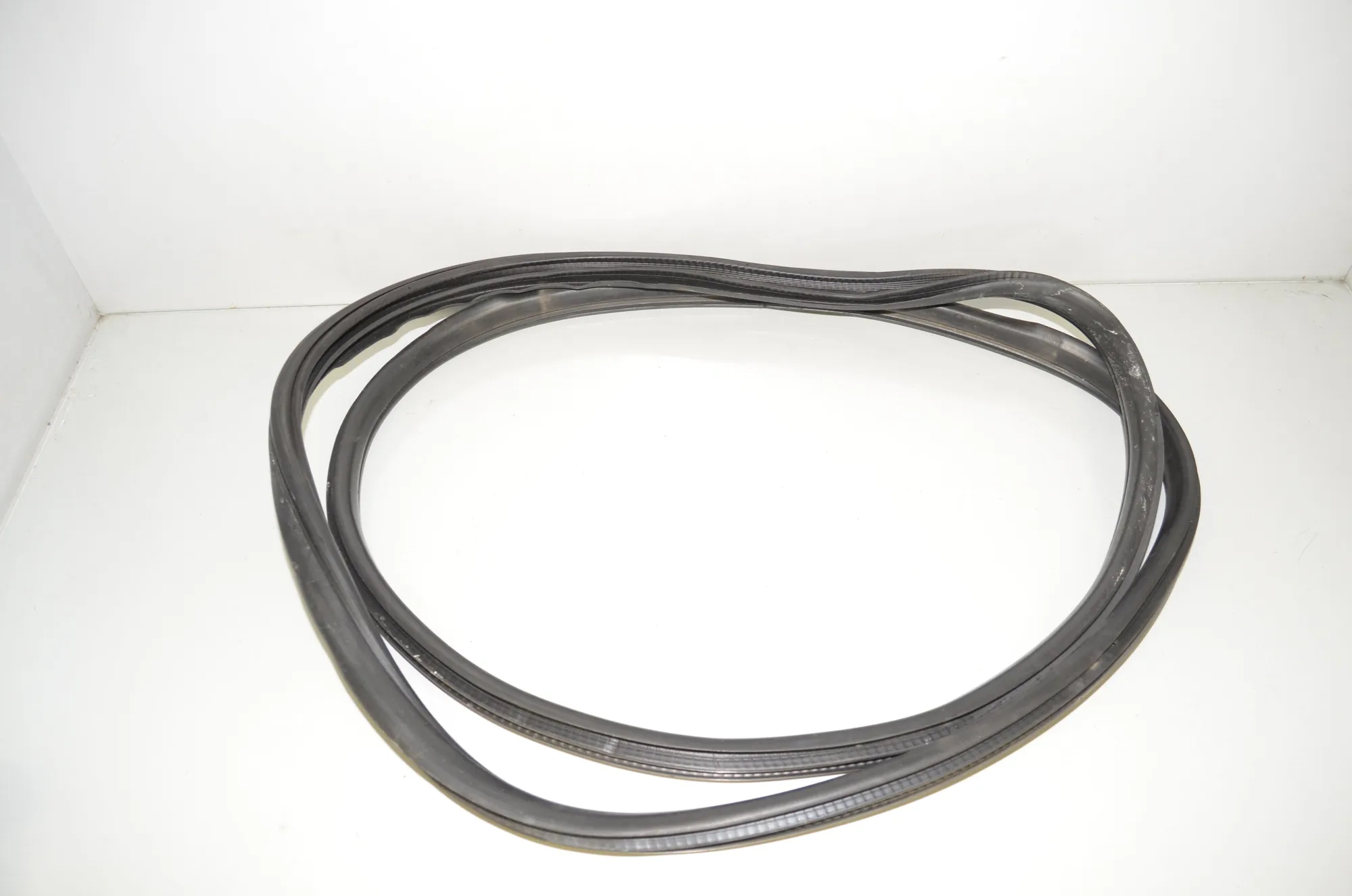 Front Right Door Seal Rubber – OEM 7300242 · BMW X3 (F25) xDrive 30 d 2012 – 2