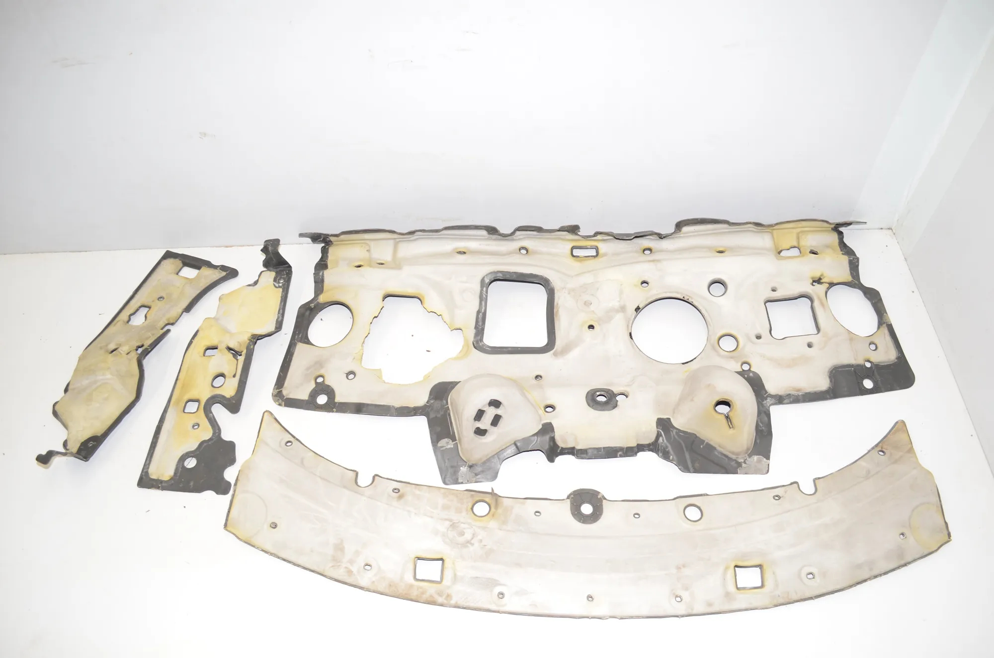 Sound Insulation – OEM 7298908 · BMW 2 Gran Tourer (F46) 220 d xDrive 2018 – 3