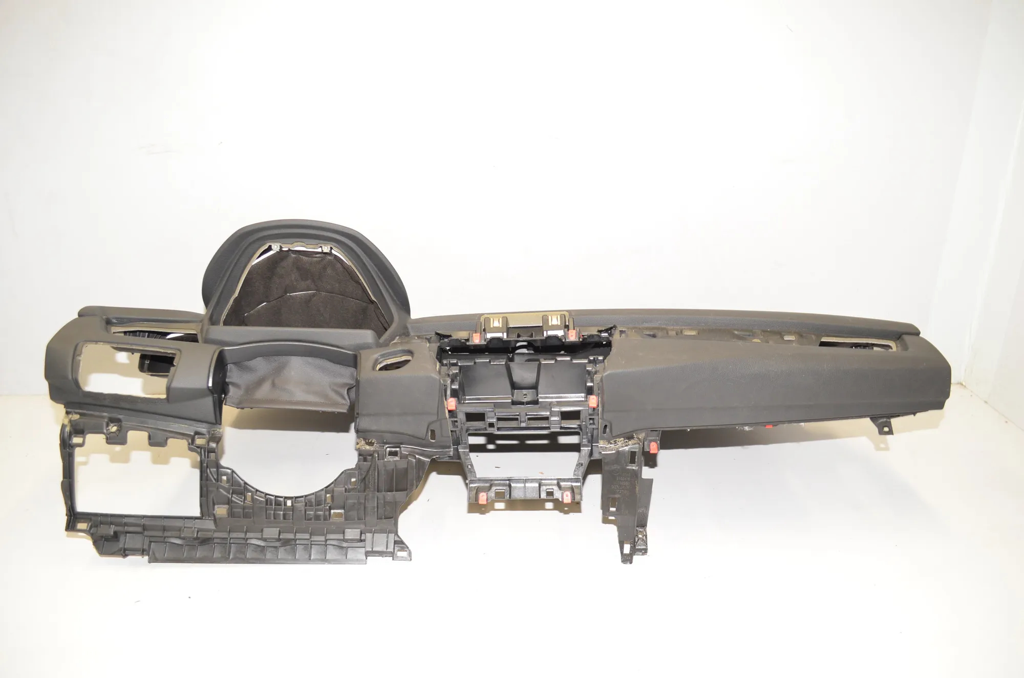 Dashboard – OEM 9319593 · BMW 2 Gran Tourer (F46) 220 d xDrive 2018 – 2