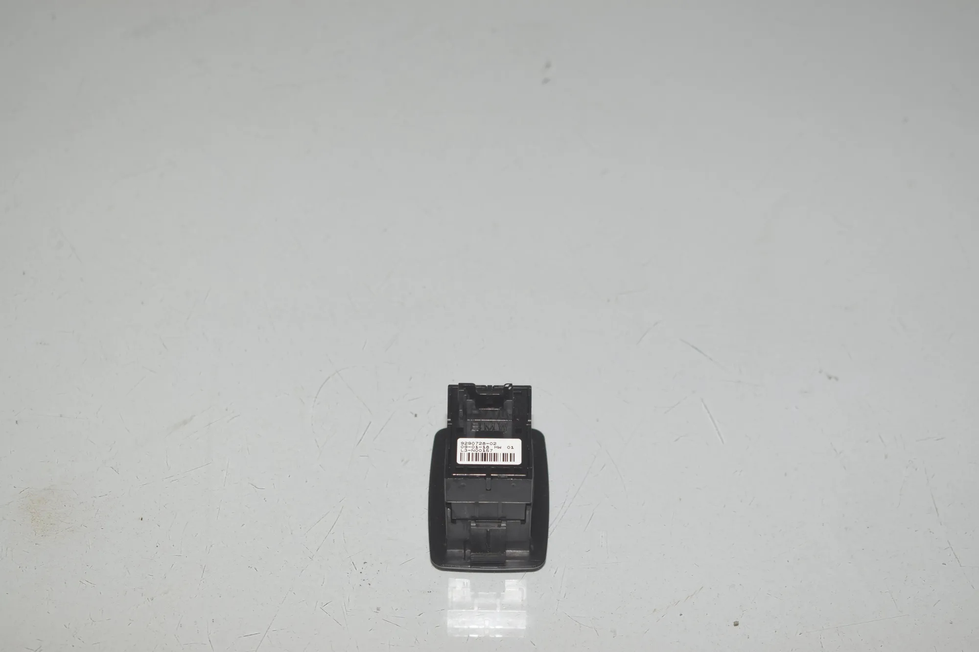 Switches – OEM 9290728 · BMW 2 Gran Tourer (F46) 220 d xDrive 2018 – 3