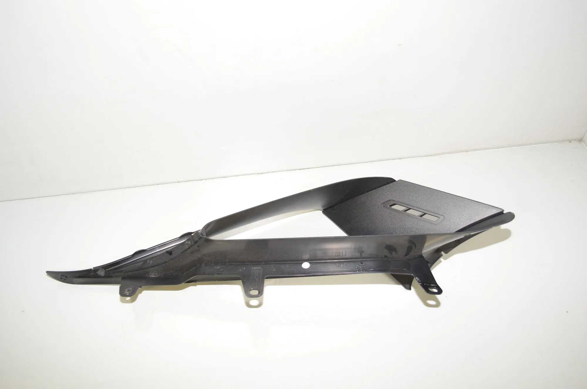 Other Trim Parts – OEM 7329585 · BMW 2 Gran Tourer (F46) 220 d xDrive 2018 – 4
