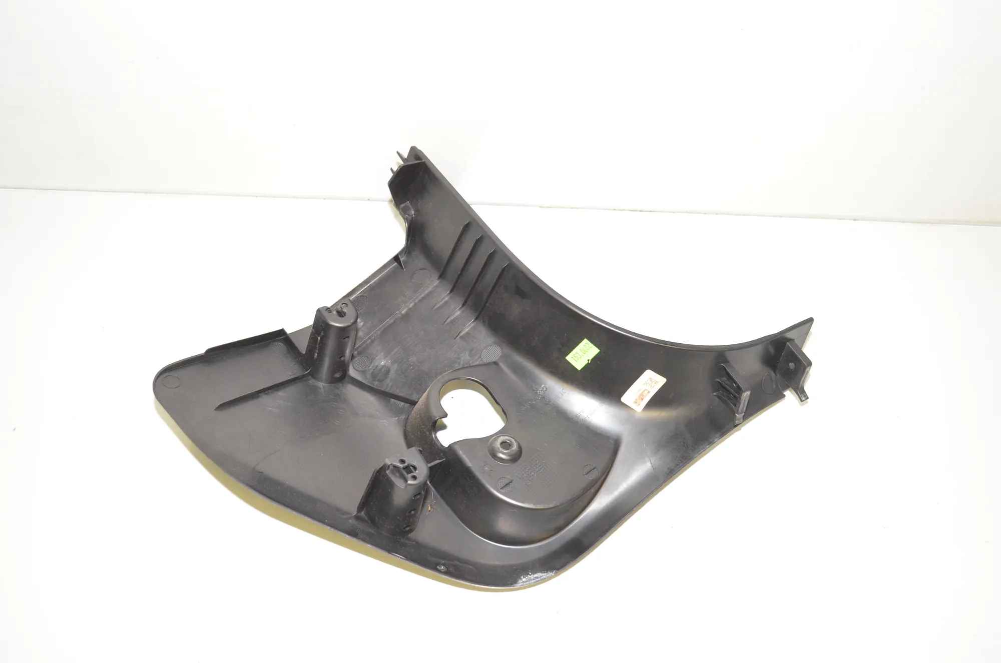 Front Left Interior Step Trim – OEM 7298813 · BMW 2 Gran Tourer (F46) 220 d xDrive 2018 – 3