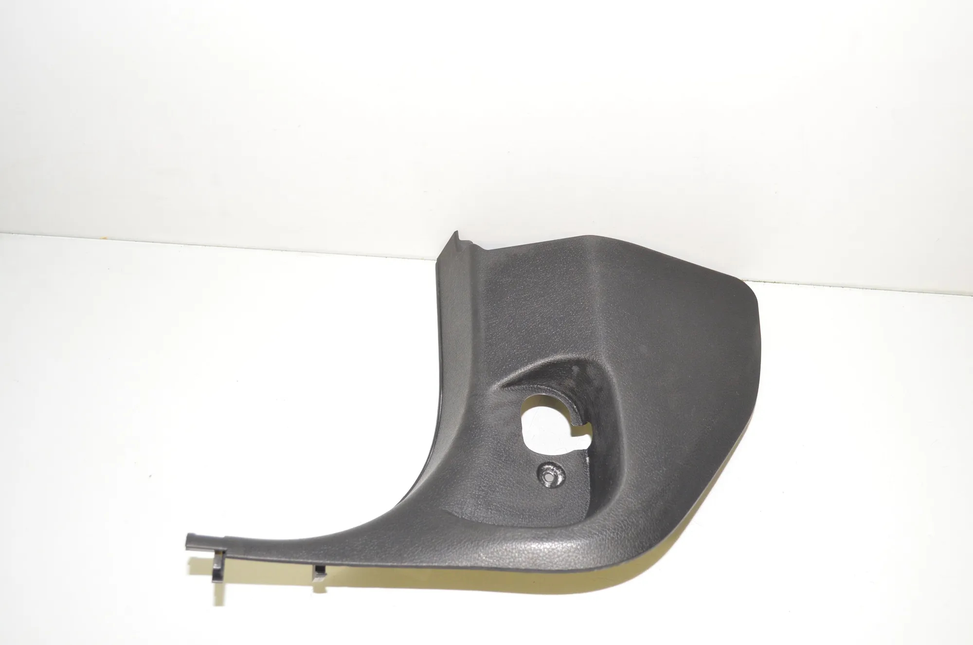 Front Left Interior Step Trim – OEM 7298813 · BMW 2 Gran Tourer (F46) 220 d xDrive 2018