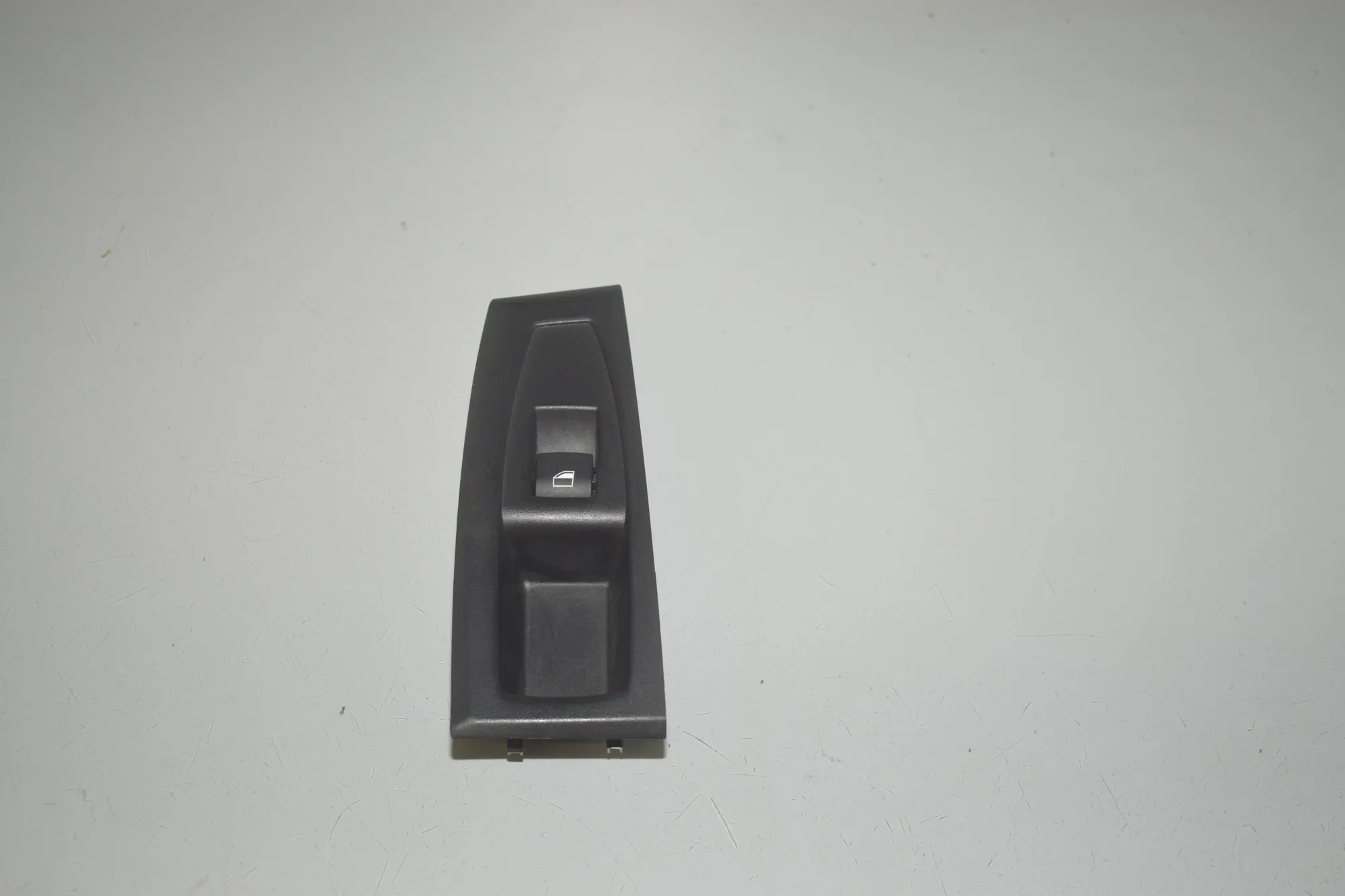 Rear Right Door Window Switch – OEM 9208107 · BMW 2 Gran Tourer (F46) 220 d xDrive 2018