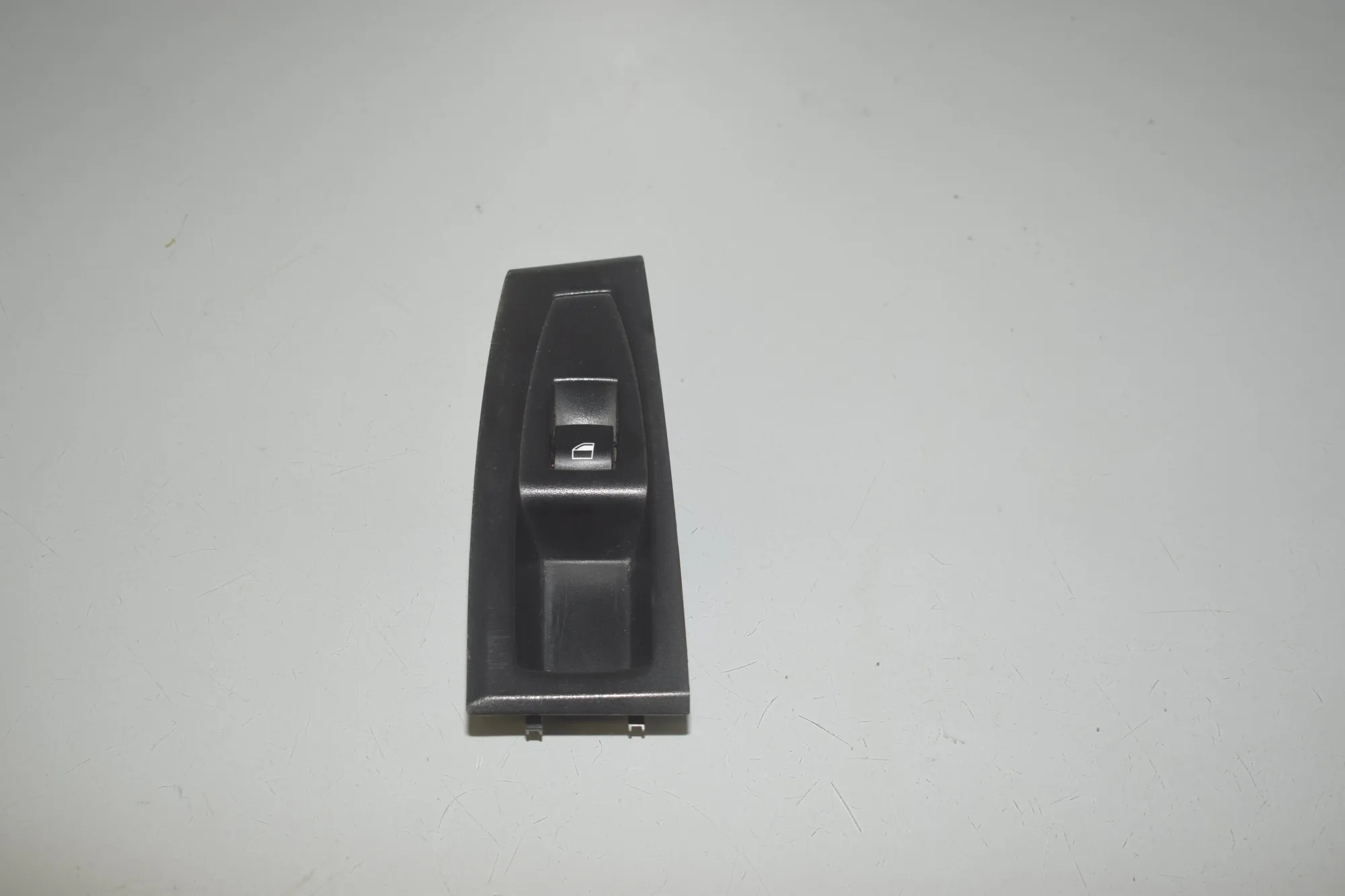 Front Right Door Window Switch – OEM 9208107 · BMW 2 Gran Tourer (F46) 220 d xDrive 2018